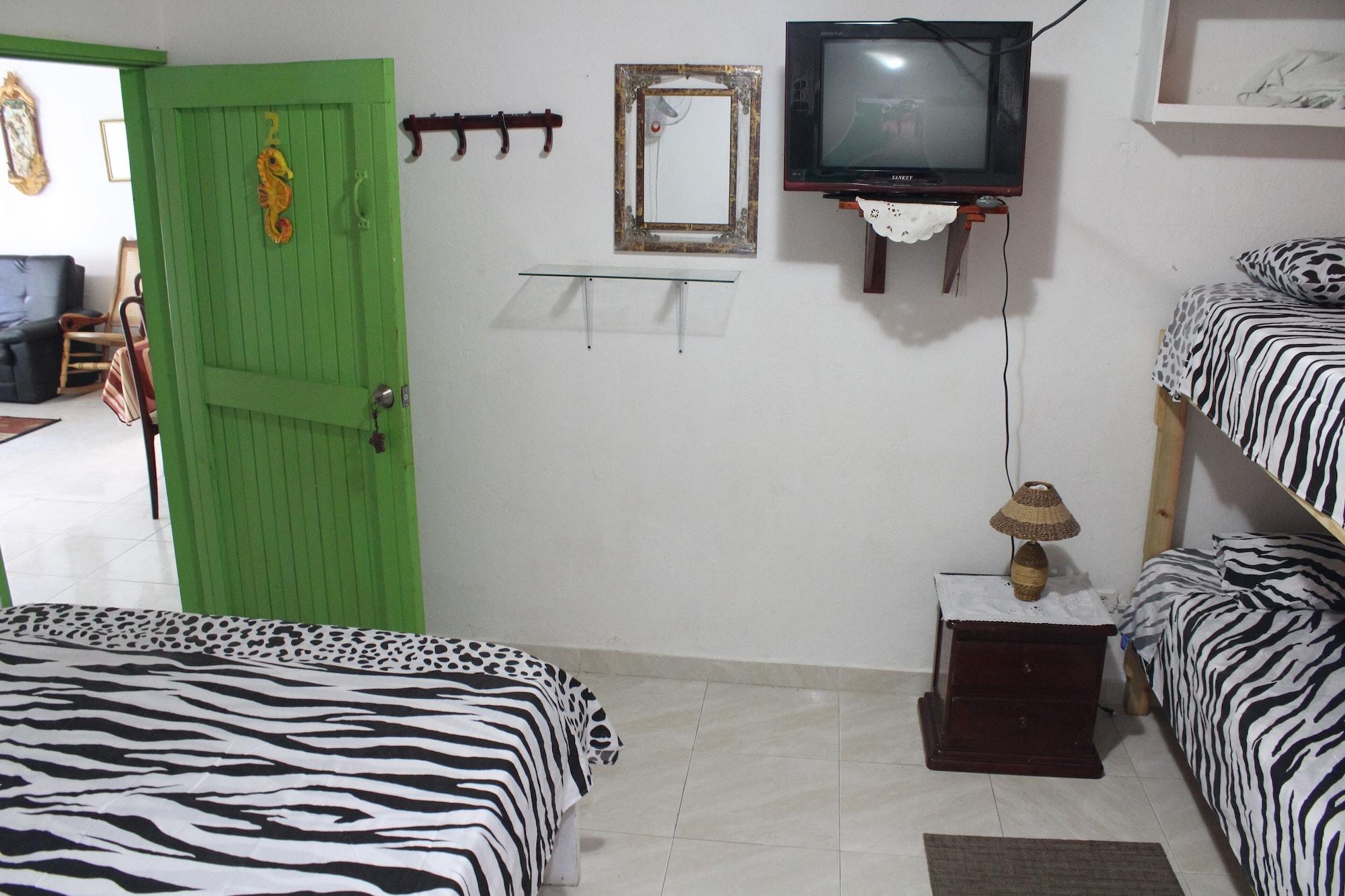 Habitación Room in Guest Room - Posada Green Sea in the Harmony Hall Hill Area of San Luis