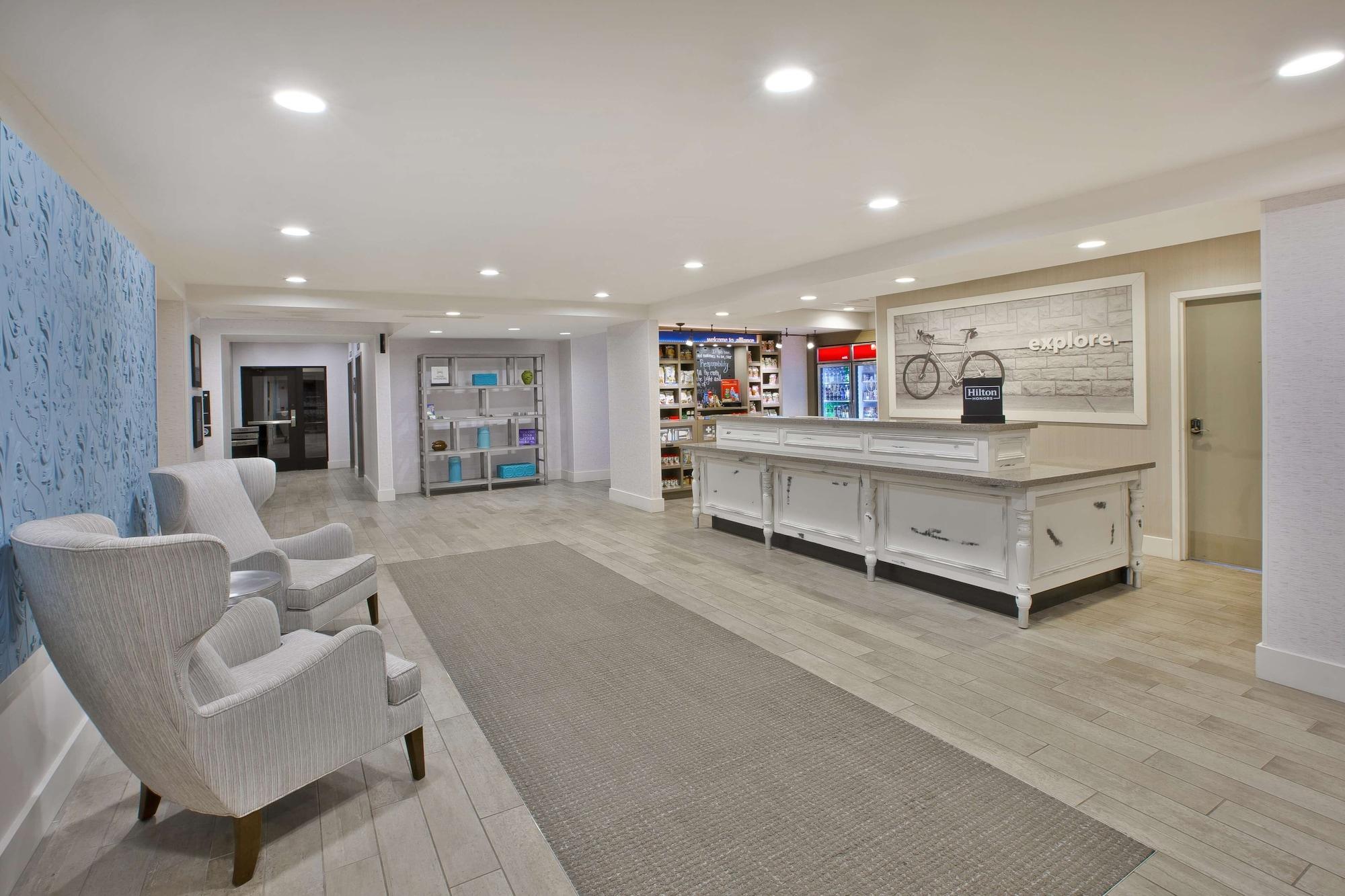 Vista Lobby Hampton Inn & Suites Alliance