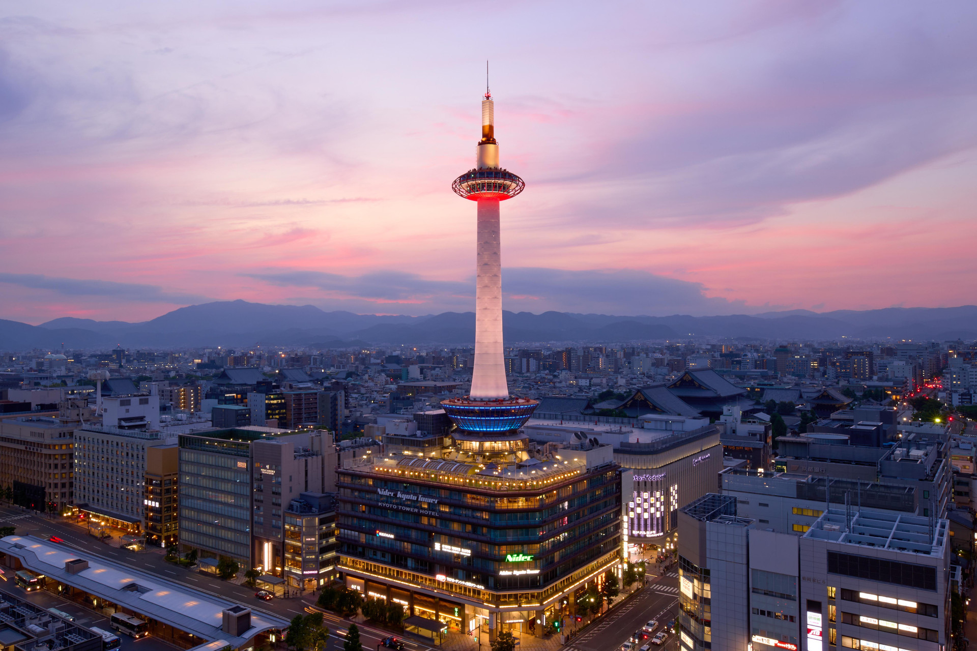 Vista Exterior Kyoto Tower Hotel