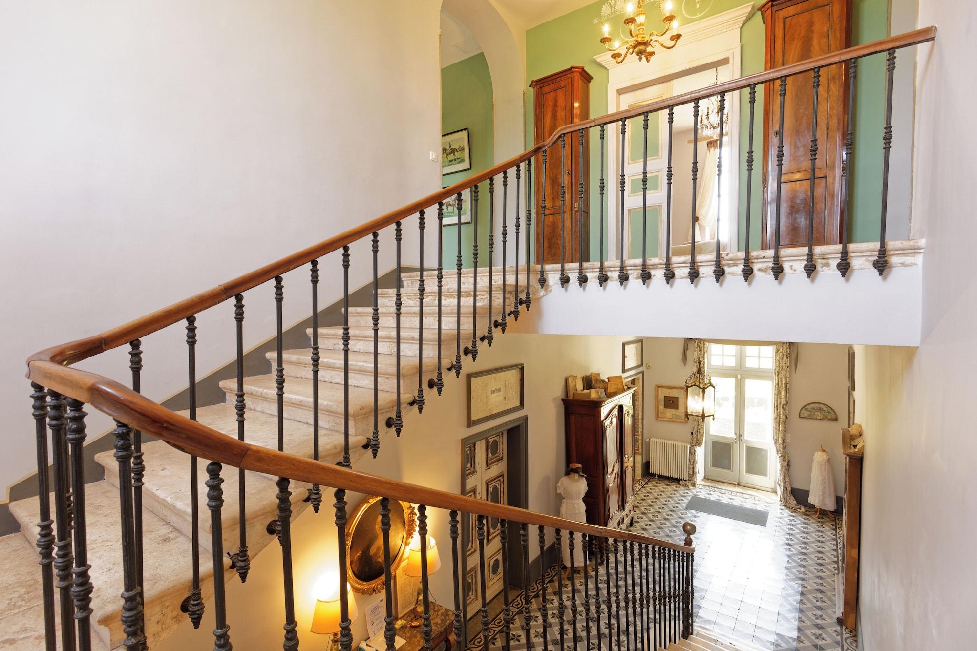 Vista Lobby Domaine Du Buc, Le Chateau