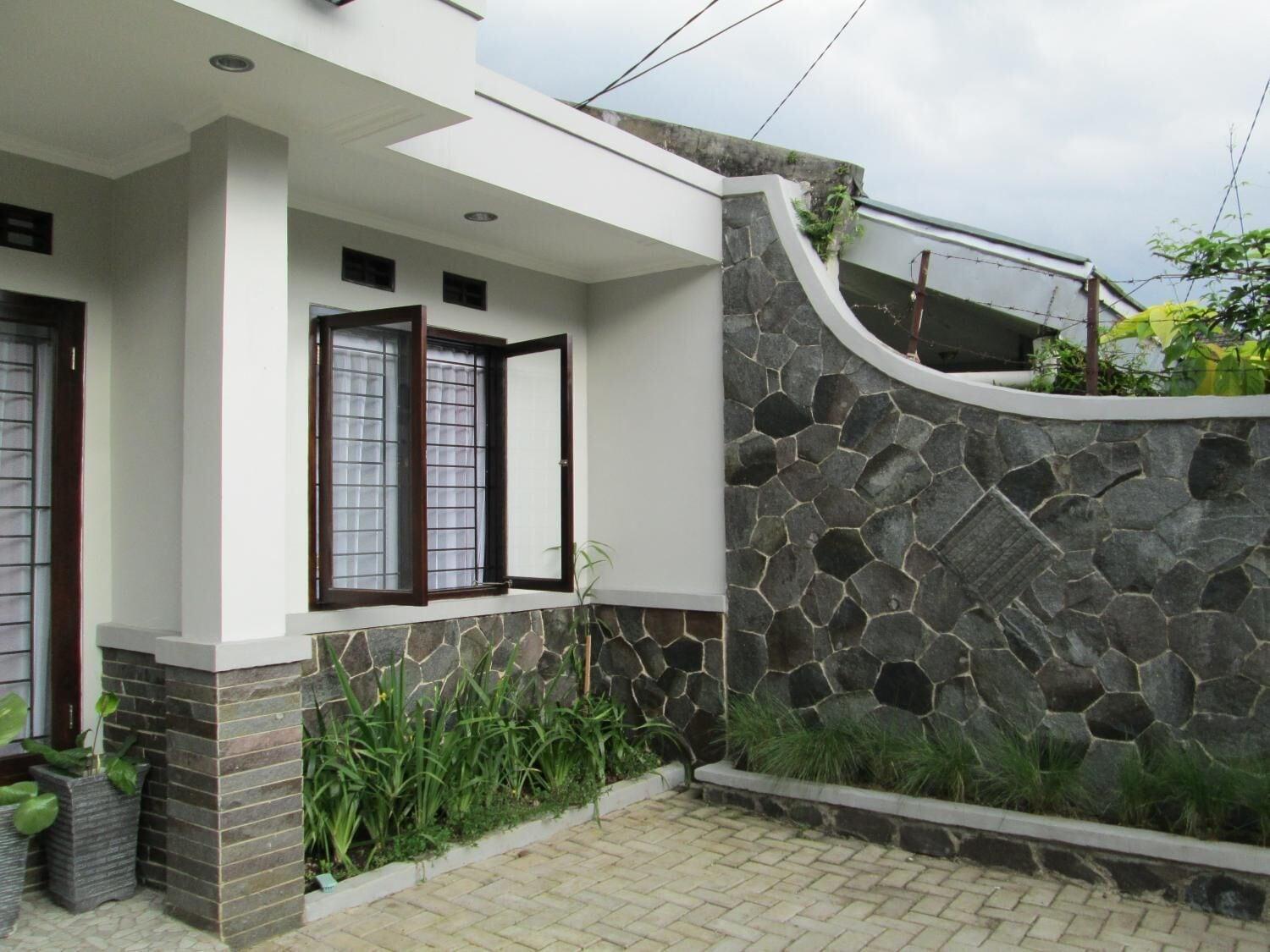 Vista Exterior Elenor's Home