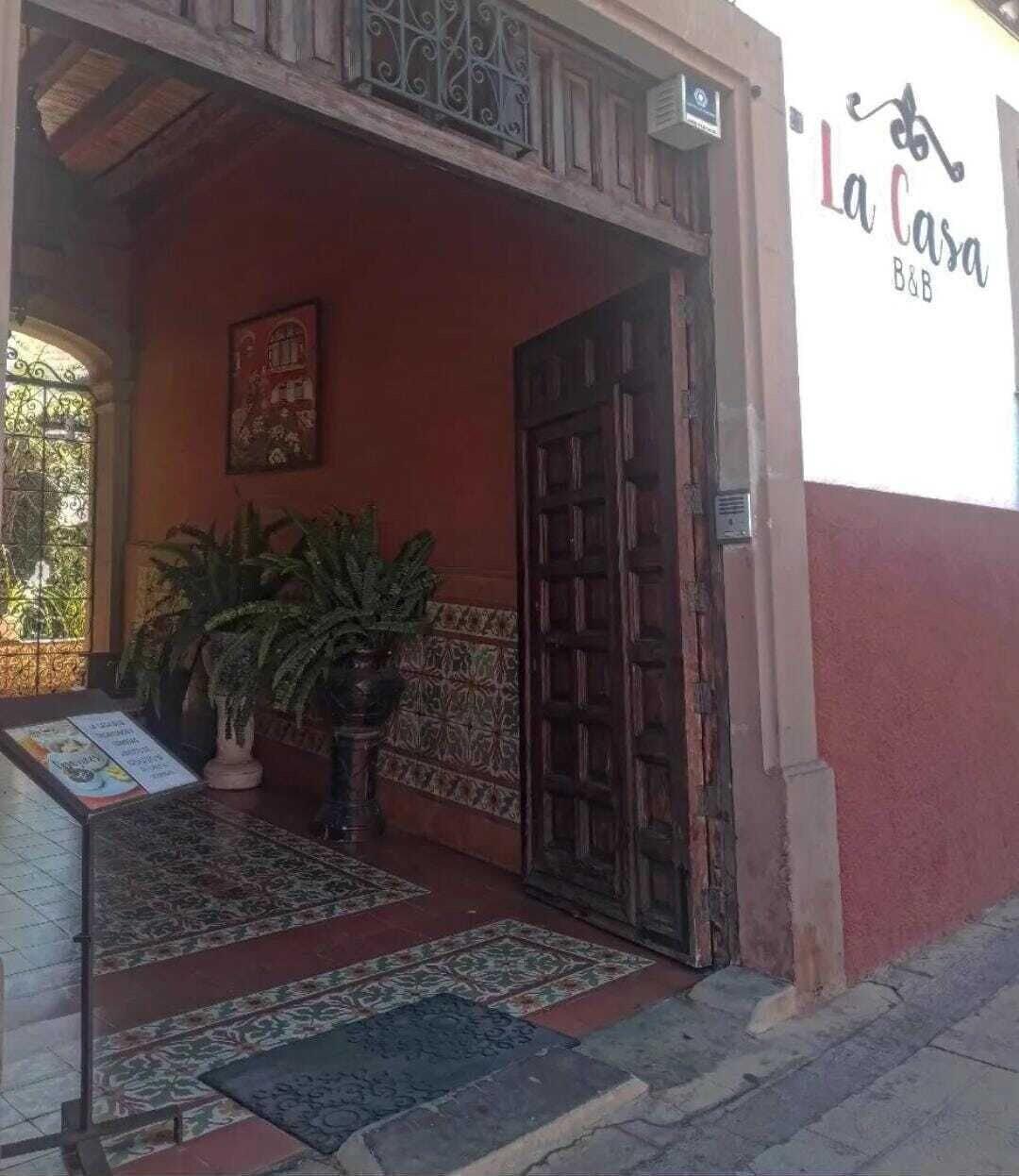 Vista Exterior LA CASA B & B