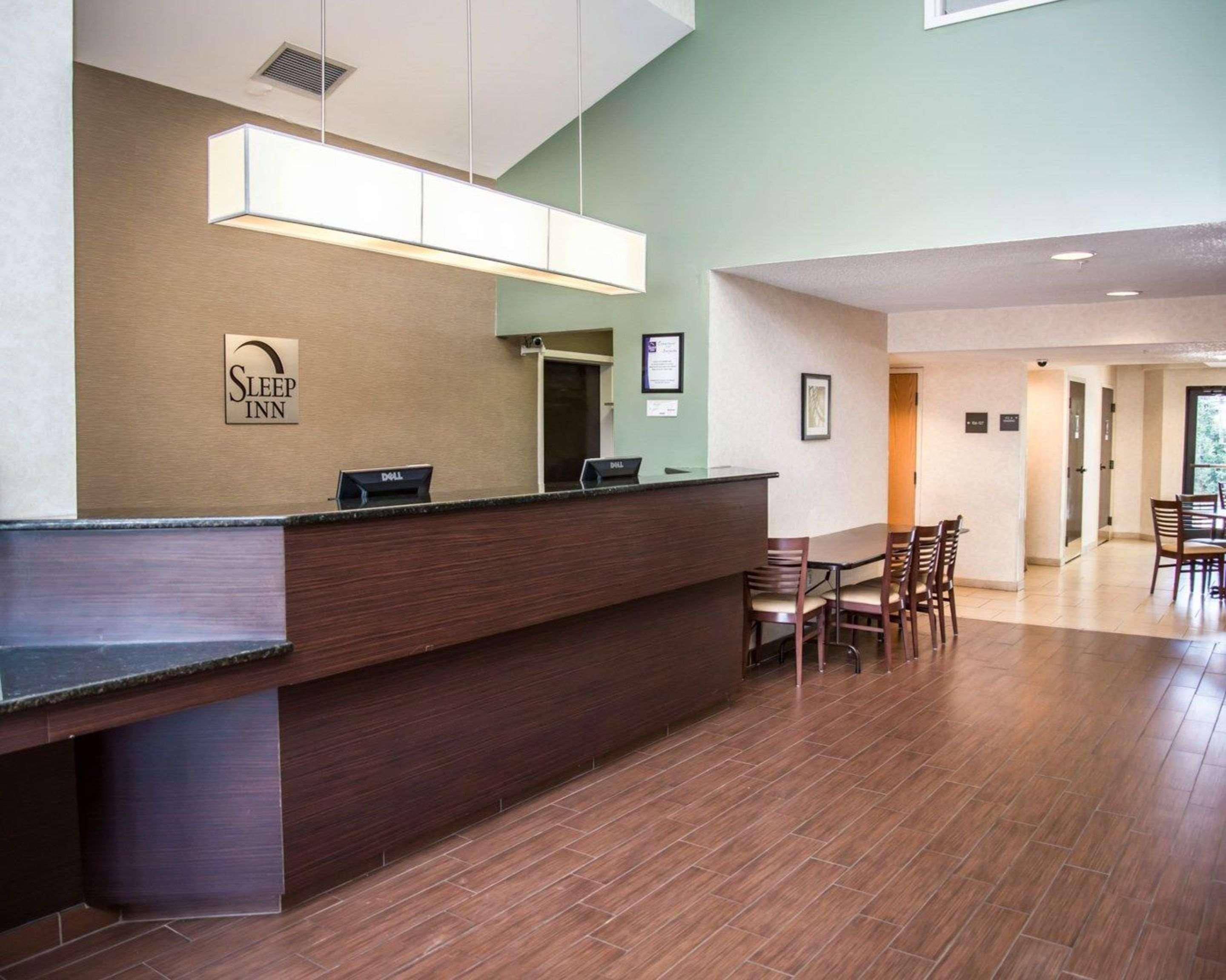 Vista Lobby Sleep Inn University Place