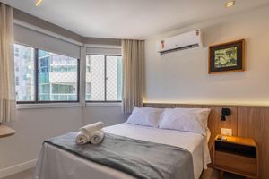 Vacation Rental - Apt With 2 Suites Beachfront in BC Eqc0801