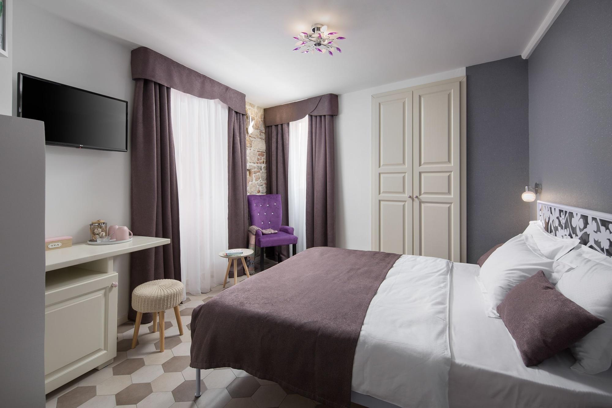 Varios Noemi's rooms