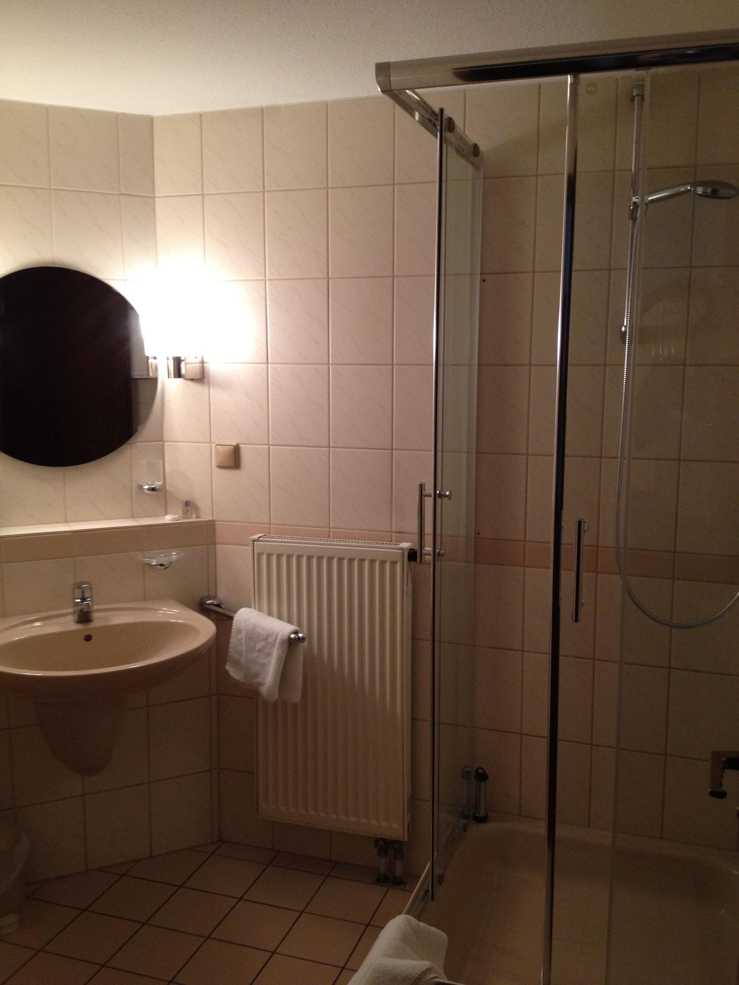 Equipamiento de Habitación Hotel Post Viernheim UG