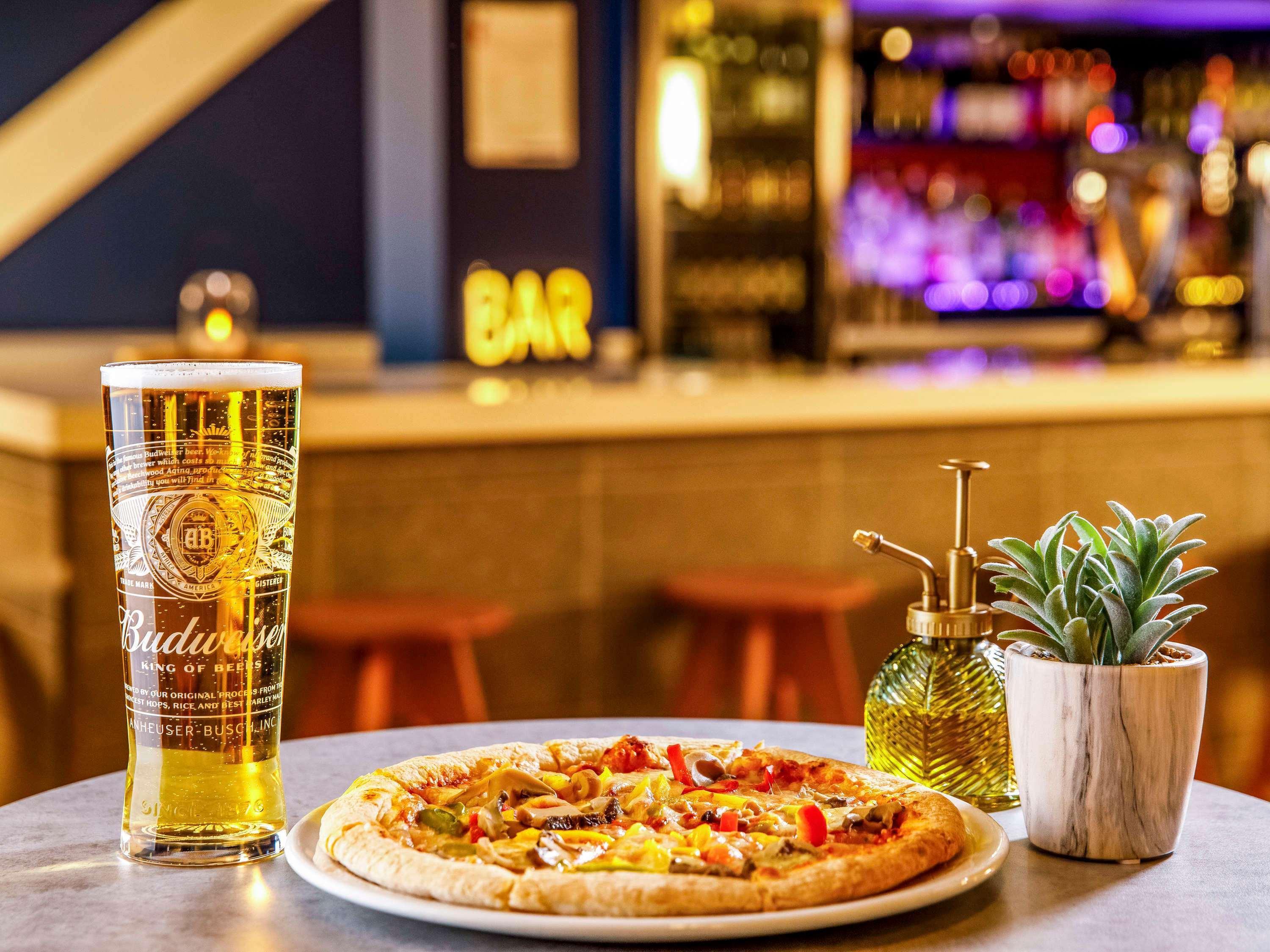 Bar/Salón Ibis budget London Heathrow Central