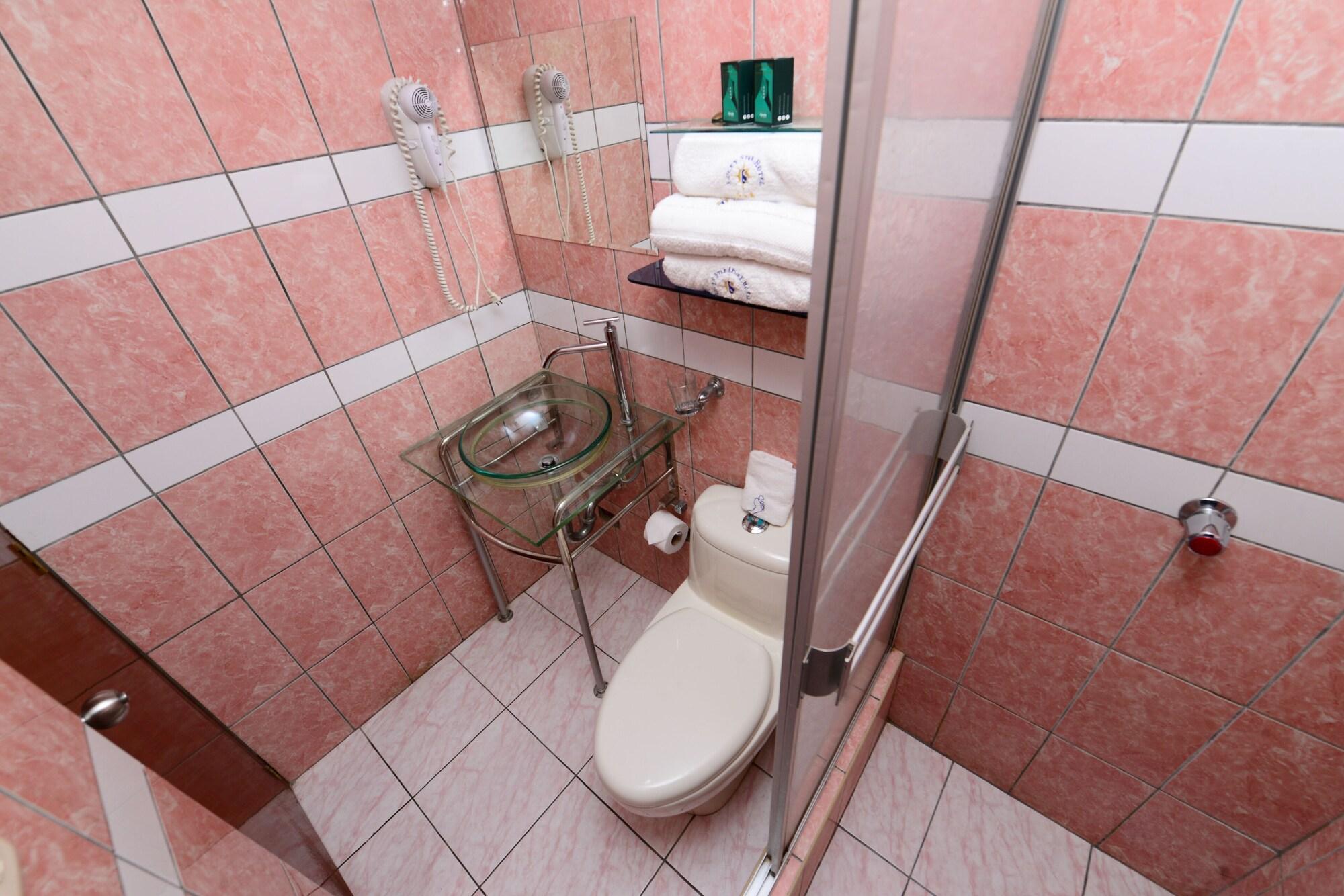 Equipamiento de Habitación Hotel Lucky Star Chiclayo