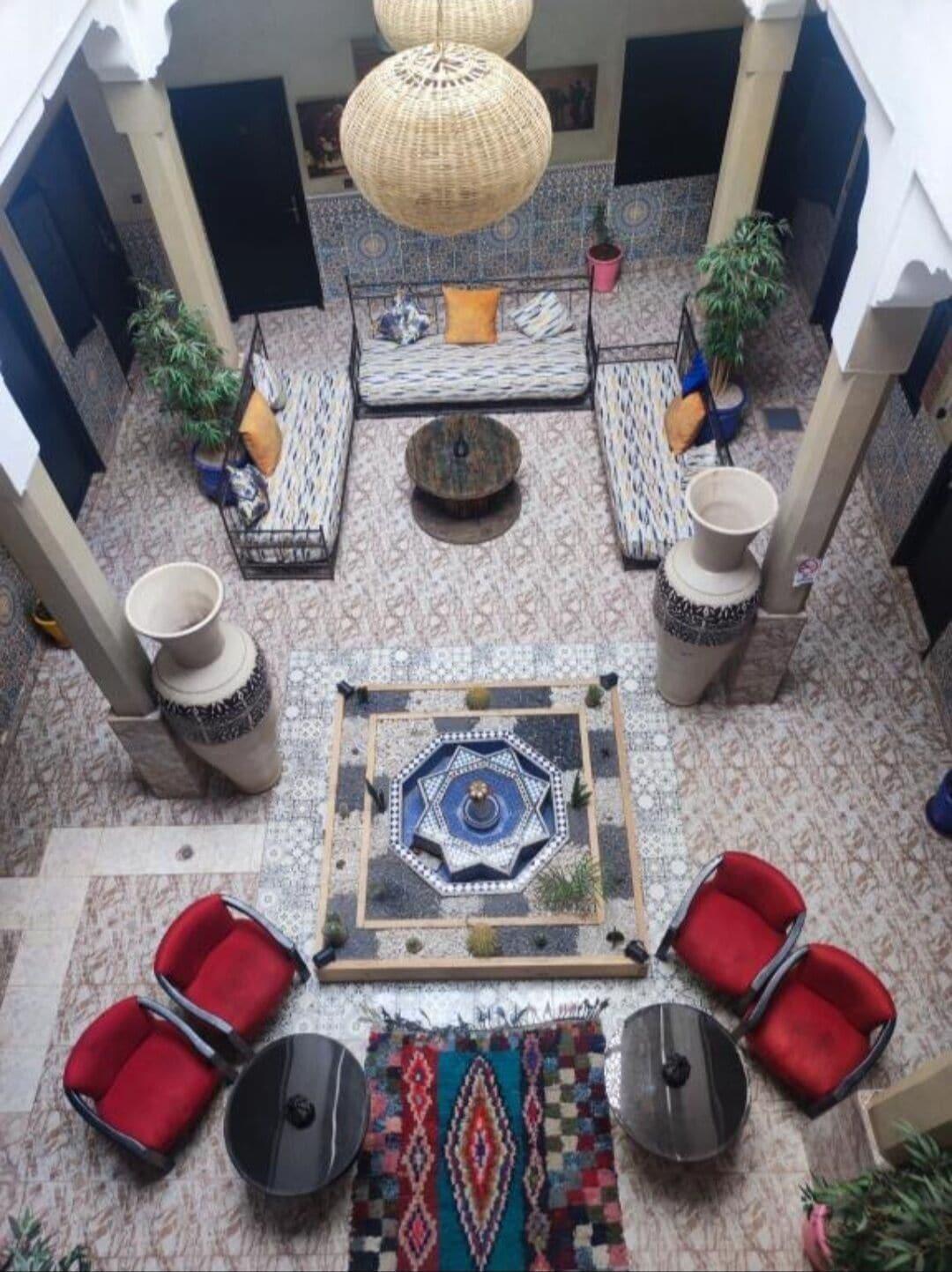 Varios Riad Hotel El Kennaria