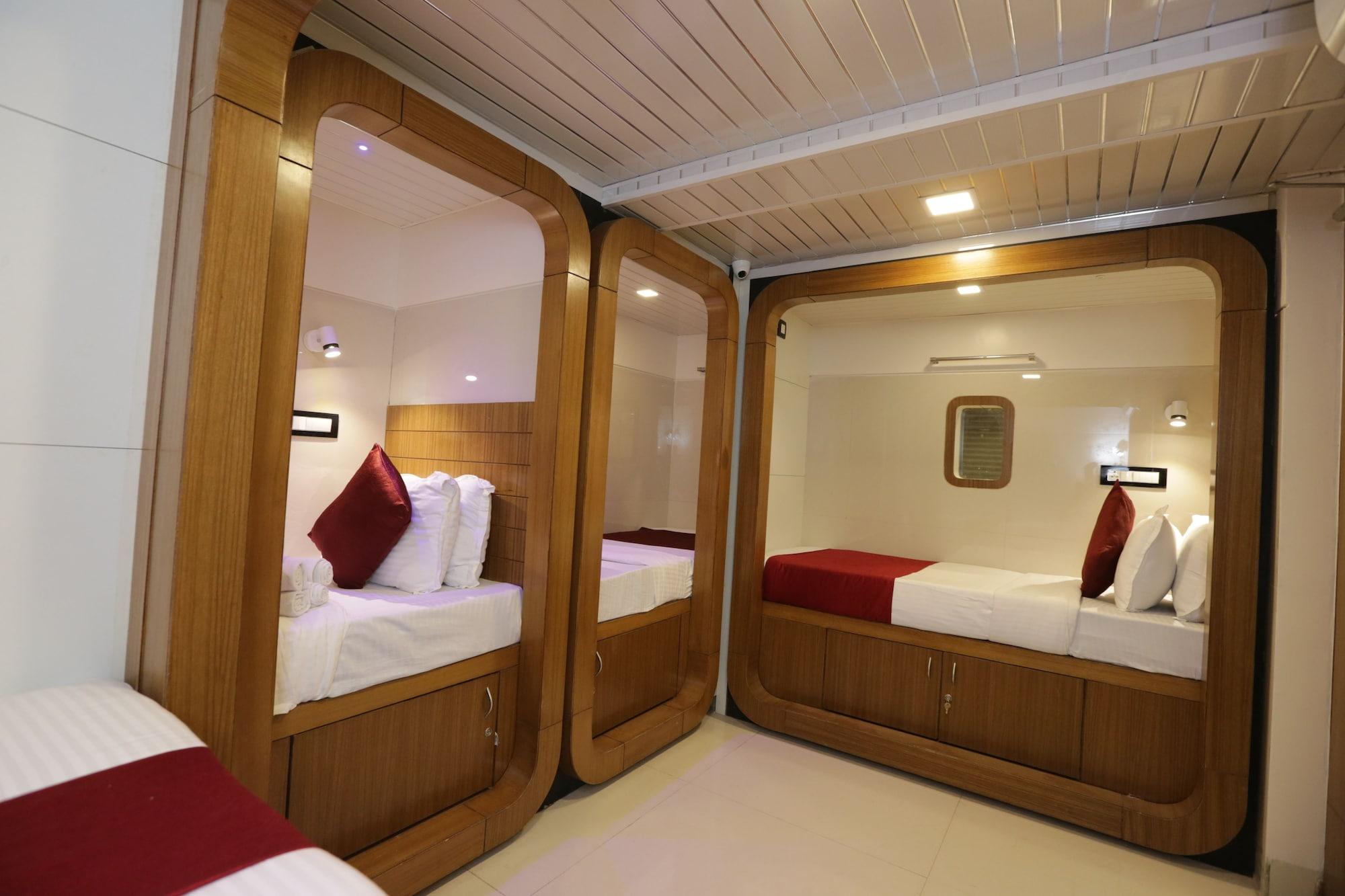 Habitación Qubestay Airport Capsule Hotel & Hostel