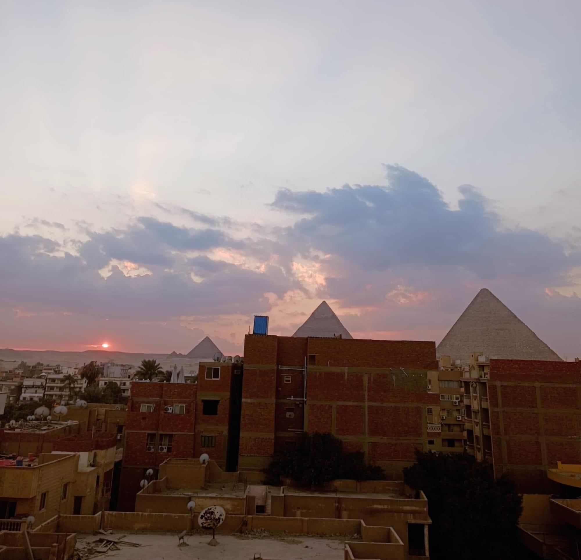 Vista Exterior King Badr pyramids inn