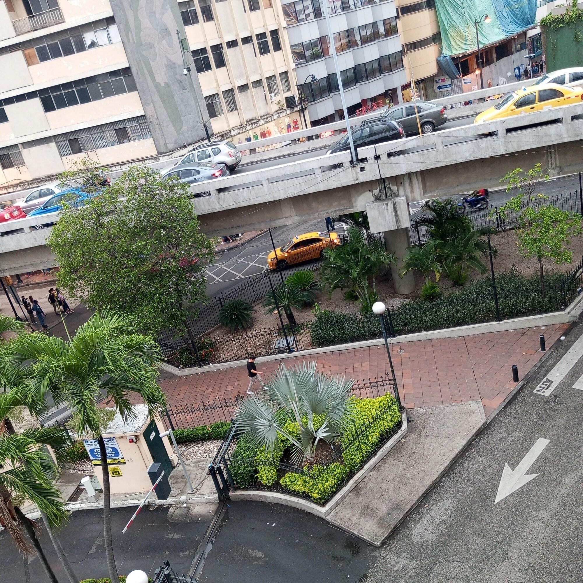 Vista Exterior Hotel Dorado