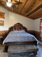 Alquiler Vacacional - Lakeview, rustic cabin overlooking Fort Cobb lake, private ranch!