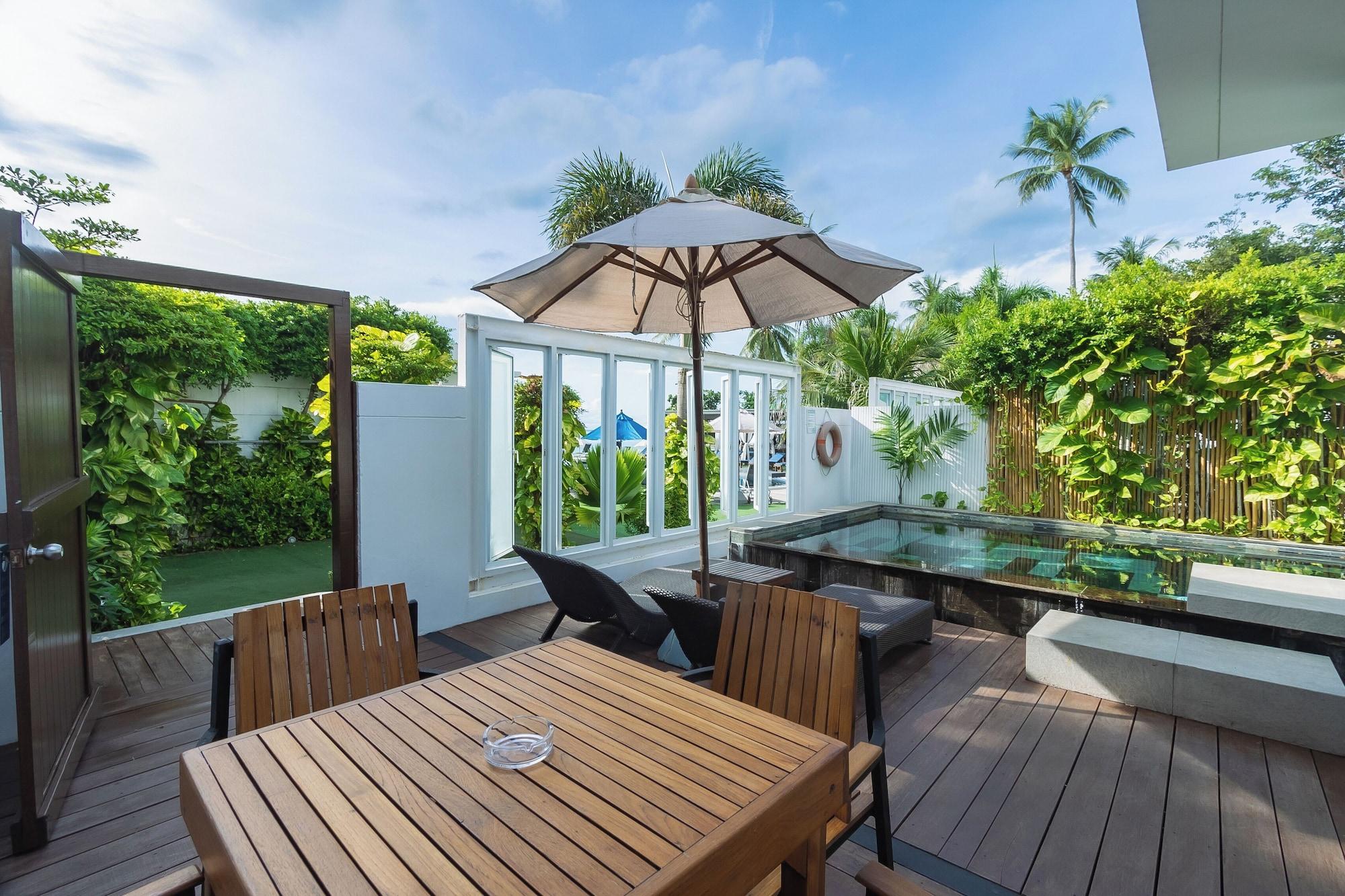 Playa KC Beach Club & Pool Villas