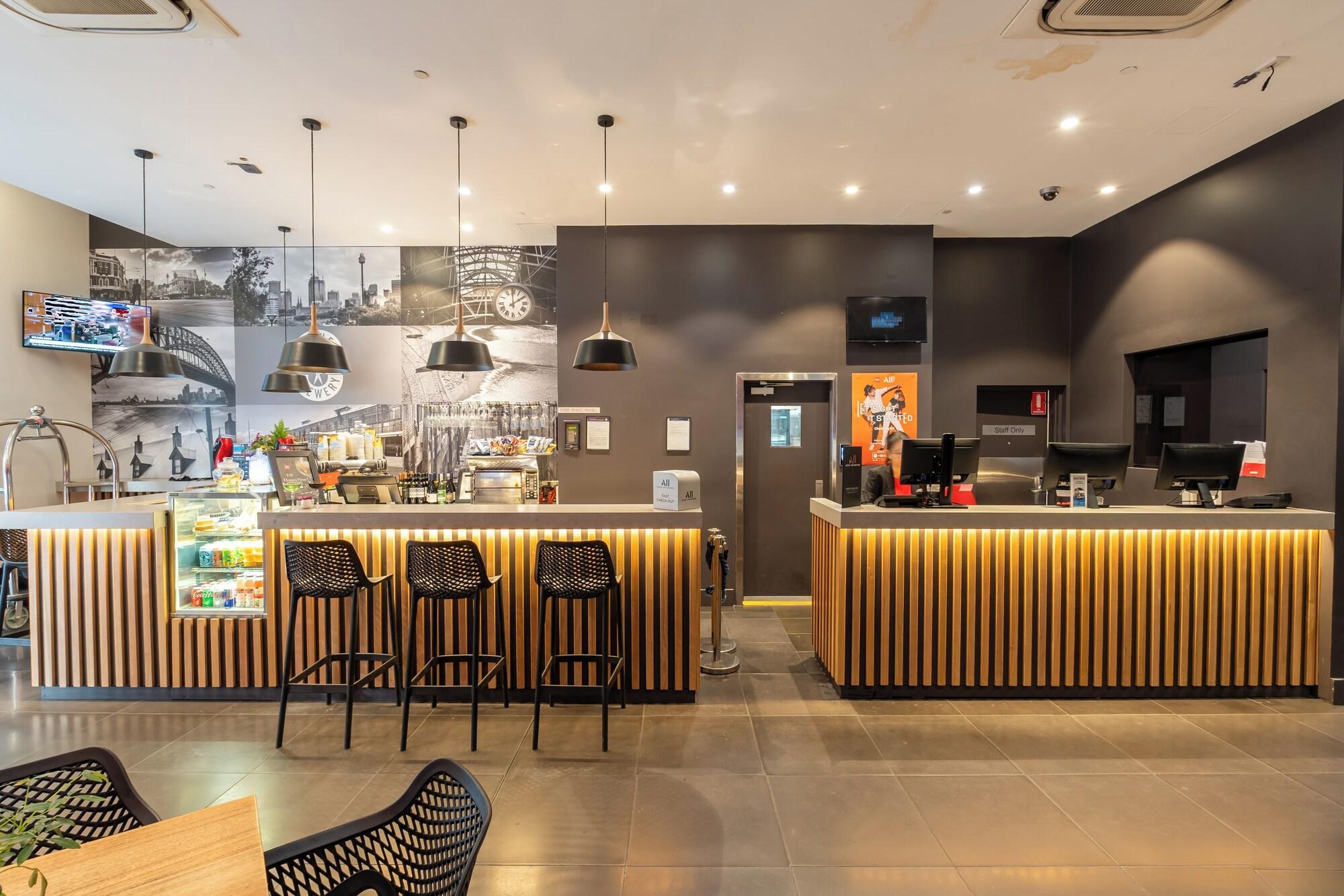 Vista Lobby ibis Sydney World Square