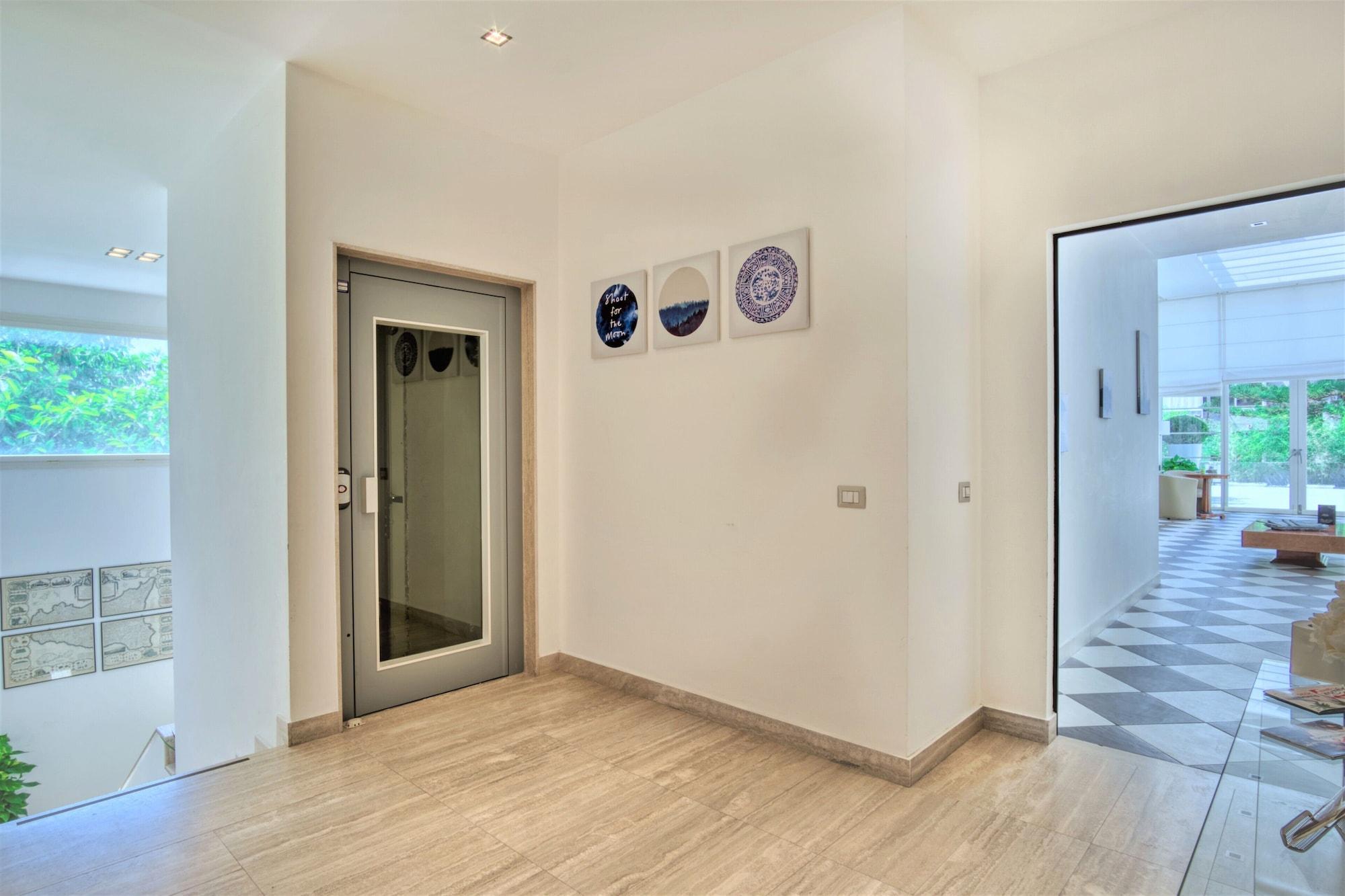 Vista Lobby Horizon Suites