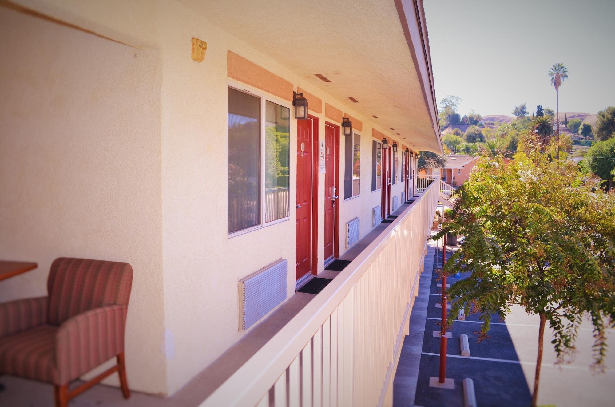 Vista Exterior Loma Linda Inn