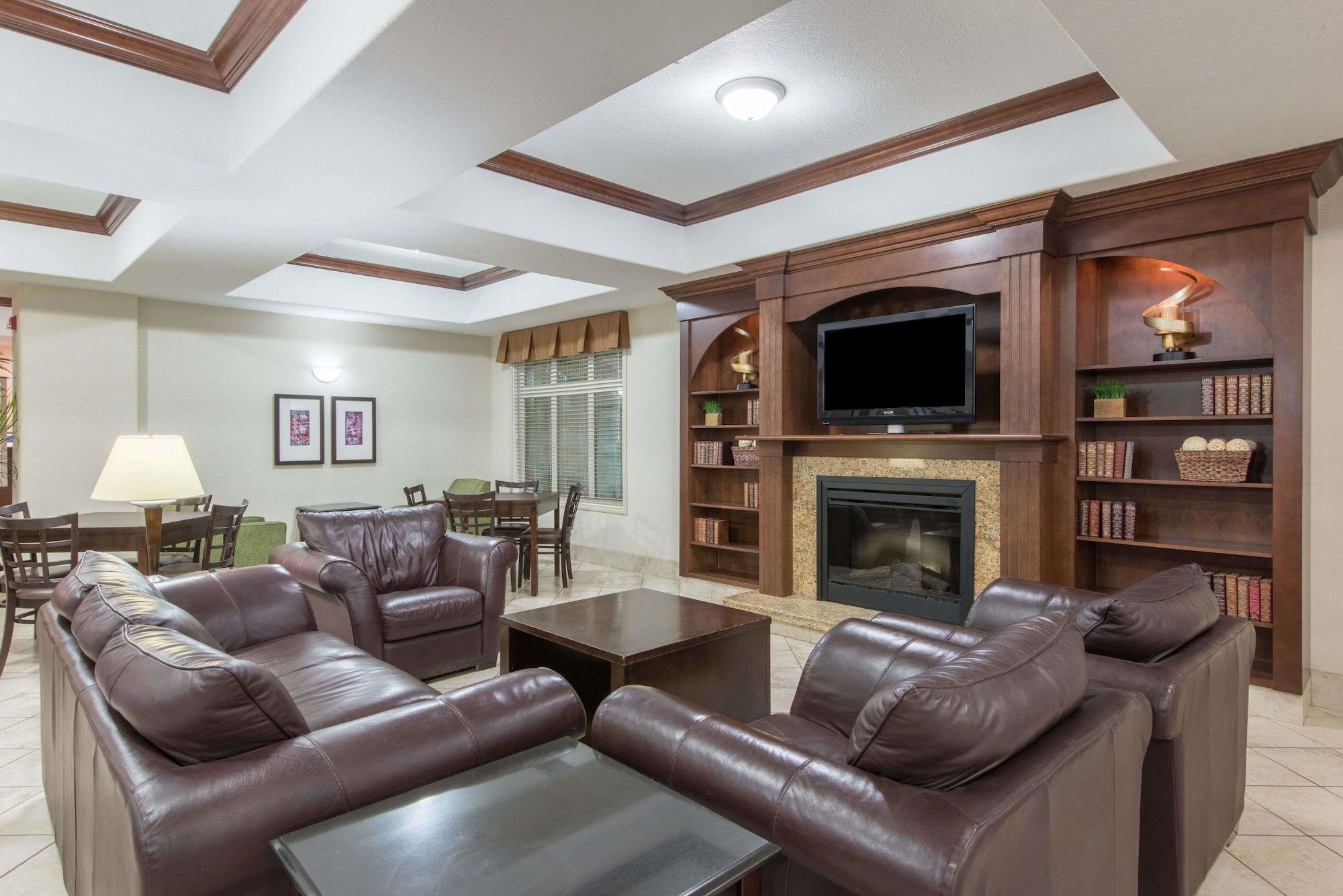 Vista Lobby Ramada by Wyndham Wainwright