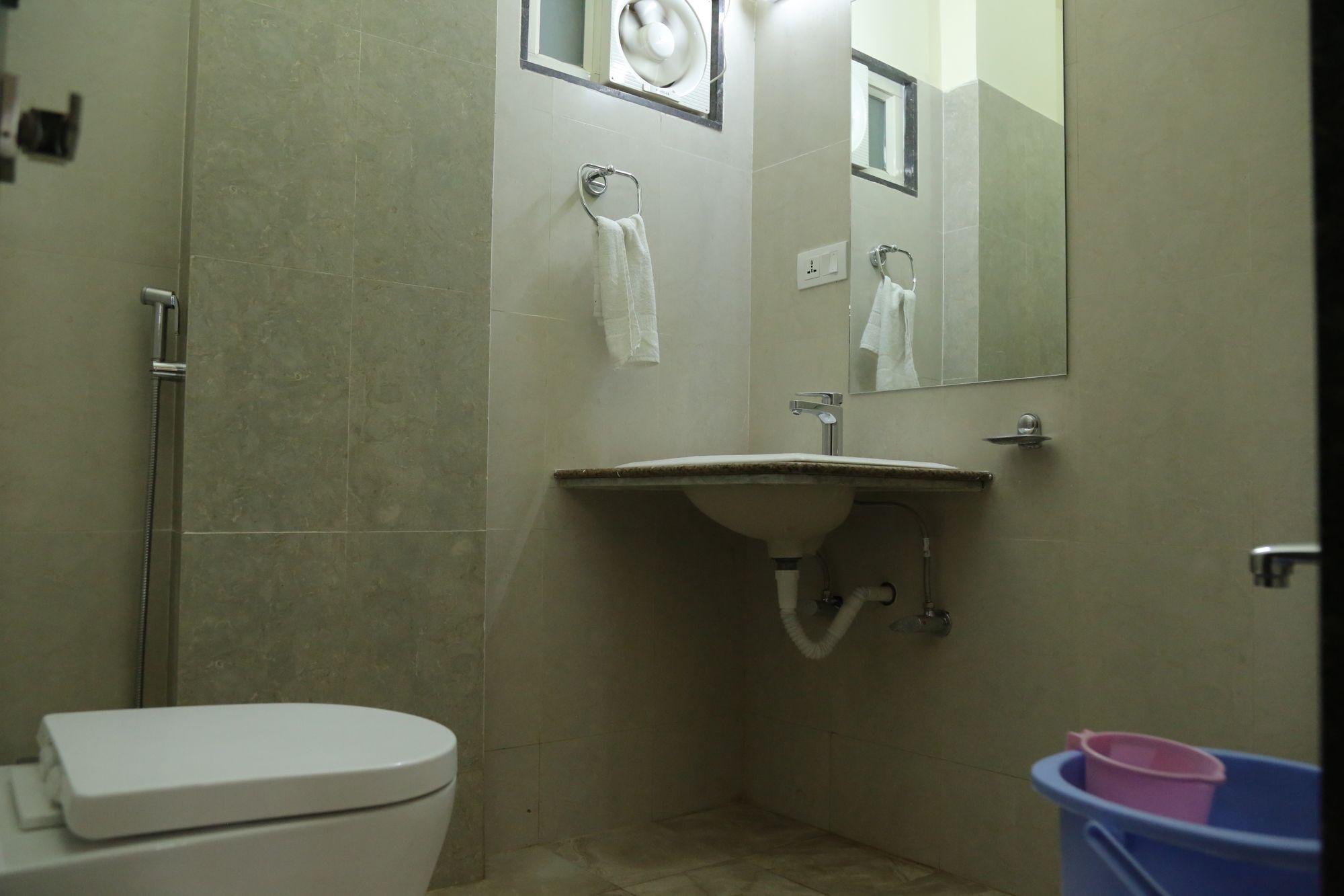 Equipamiento de Habitación Hotel Lokpriya Inn