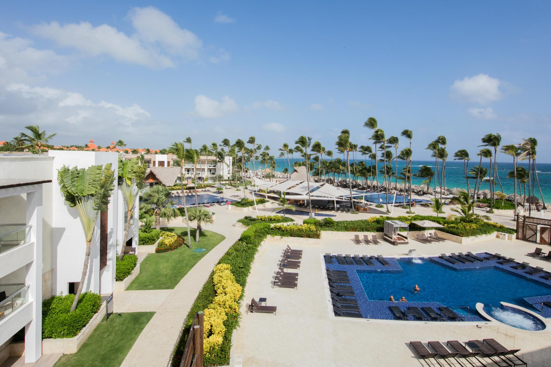 Vista Exterior Royalton Punta Cana, An Autograph Collection All-Inclusive Resort & Casino