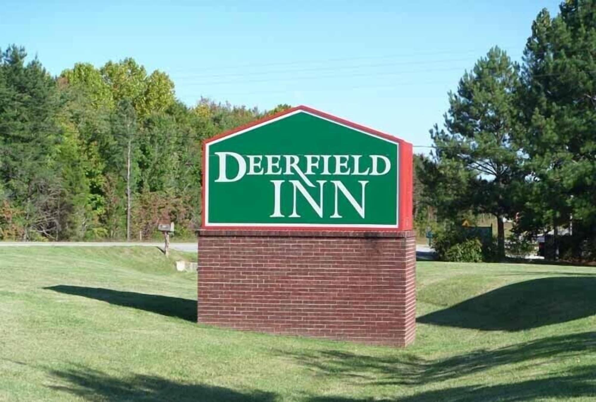 Vista Exterior Deerfield Inn & Suites