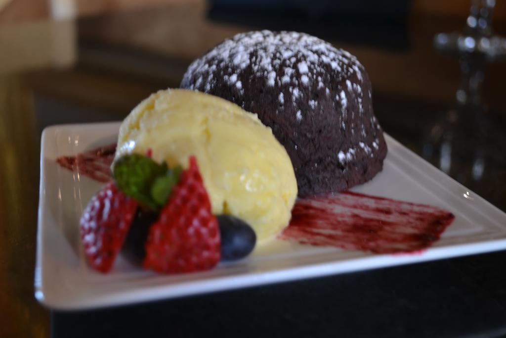 Restaurant Inlet Tower Hotel And Suites