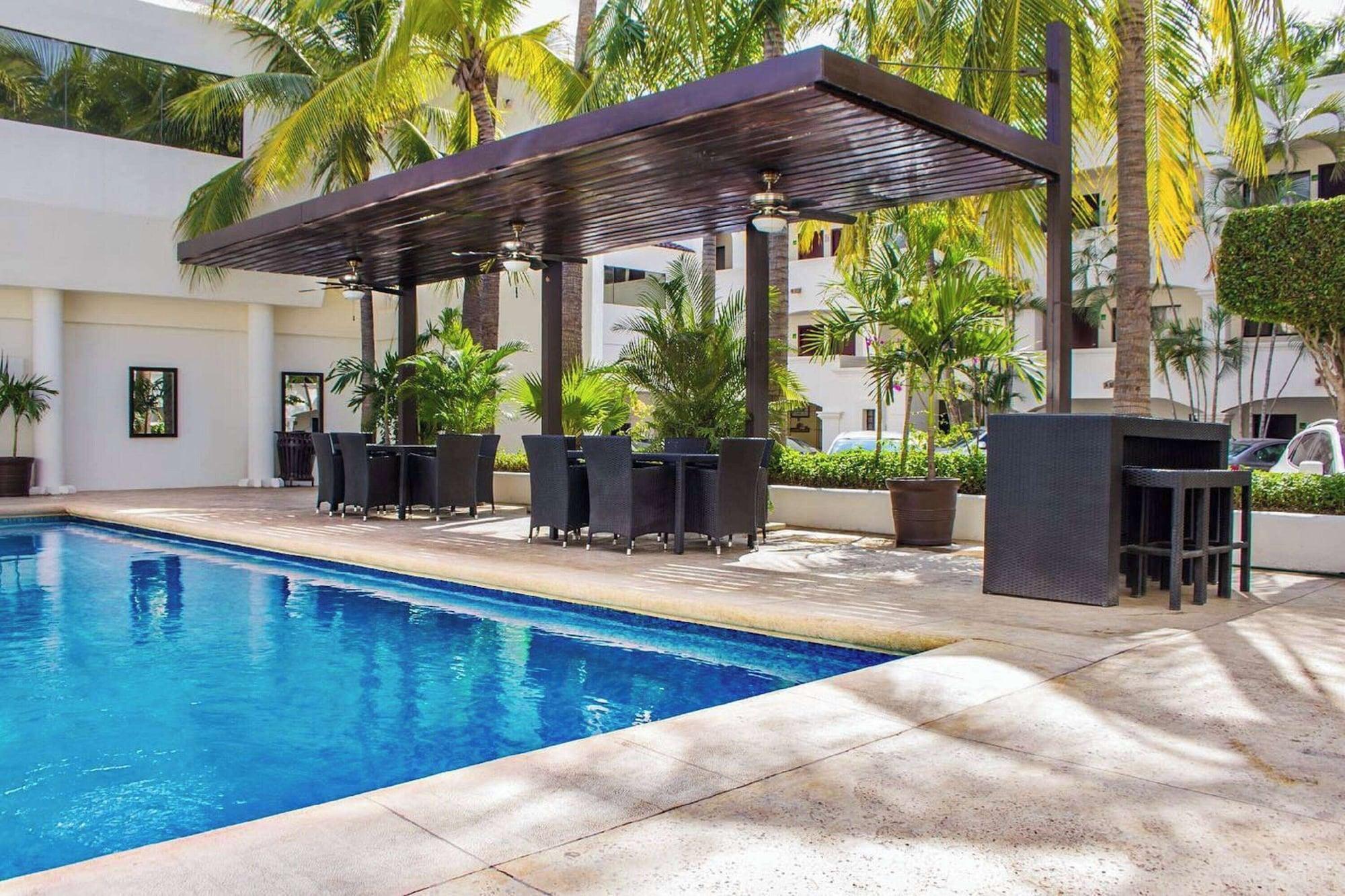 Vista Piscina Wyndham Garden Los Mochis Plaza Inn