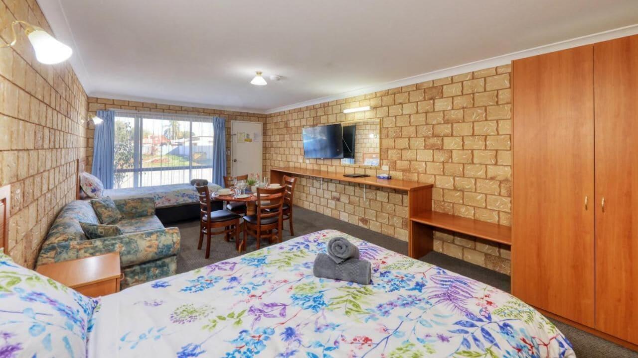 Varios Darling River Motel