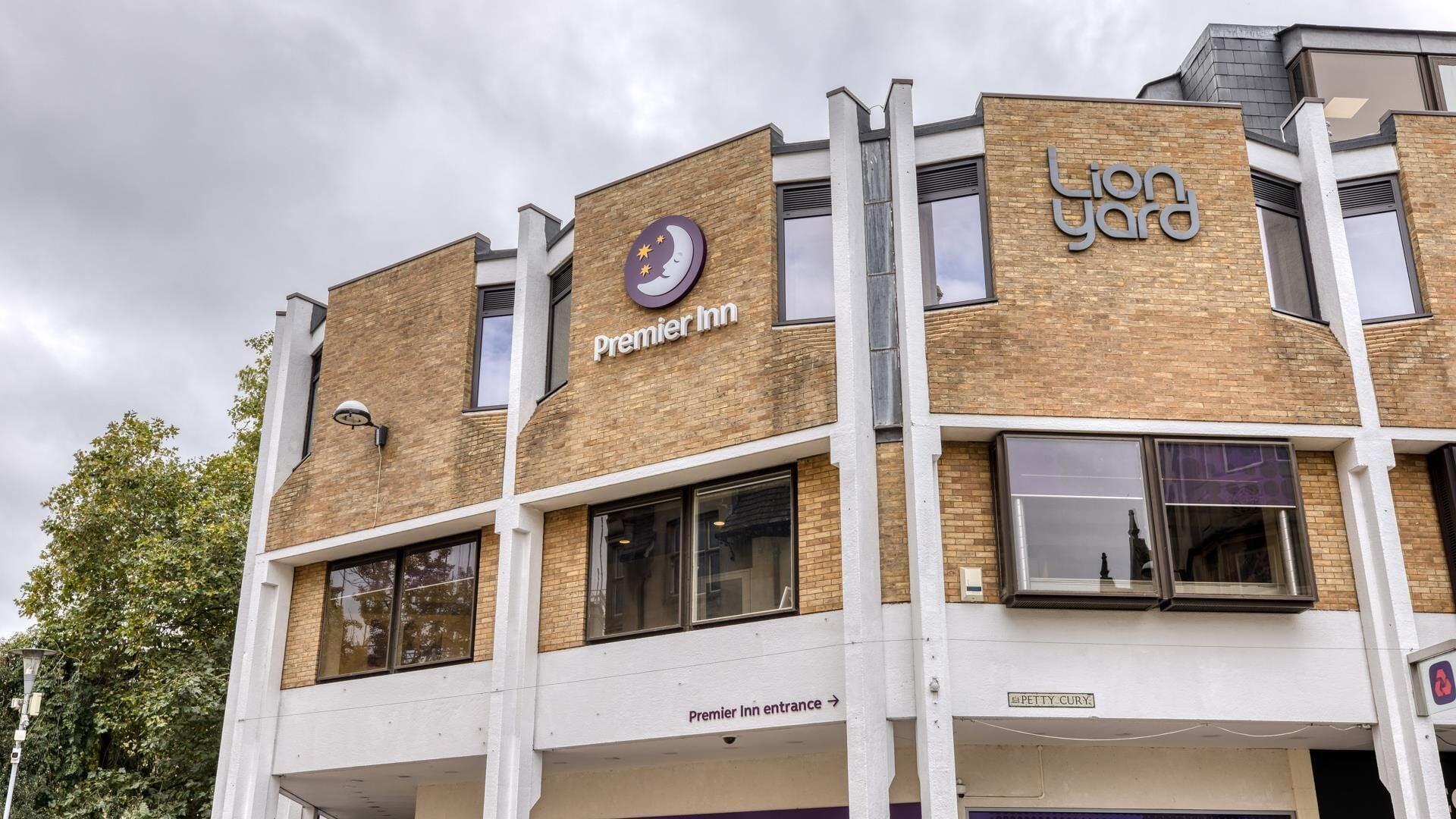 Vista Exterior Premier Inn Cambridge City Centre - Corn Exchange/Lion Yard