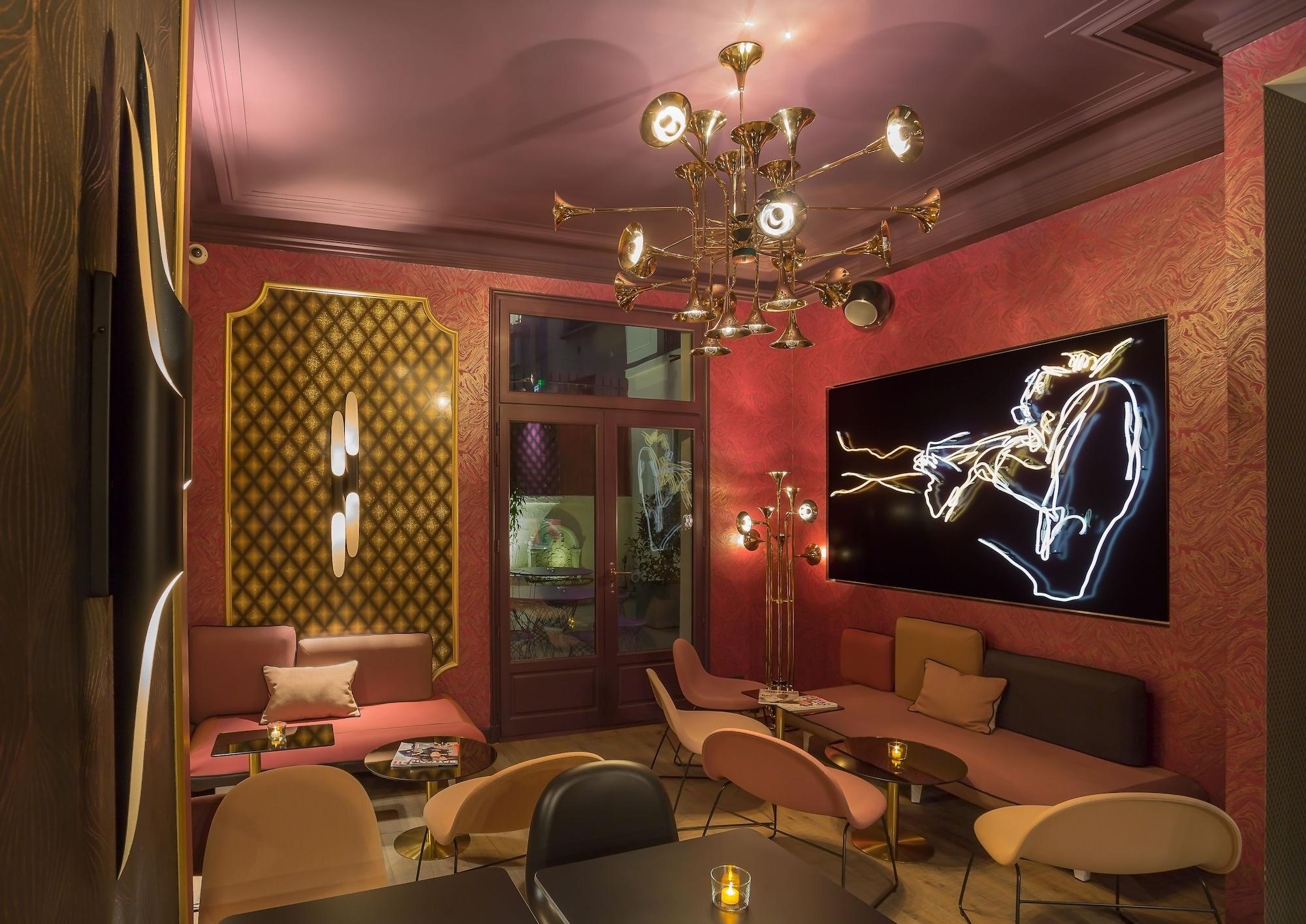 Vista Lobby Idol Hotel