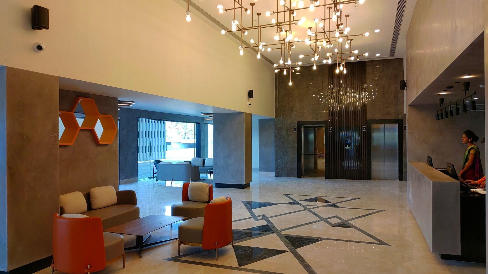 Vista Lobby Amika Hotel - Madurai