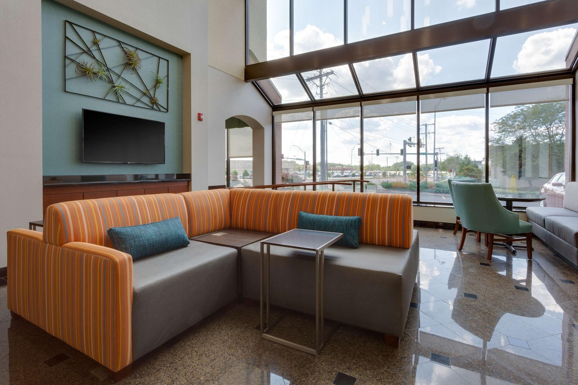 Vista Lobby Drury Inn & Suites Columbia Stadium Boulevard