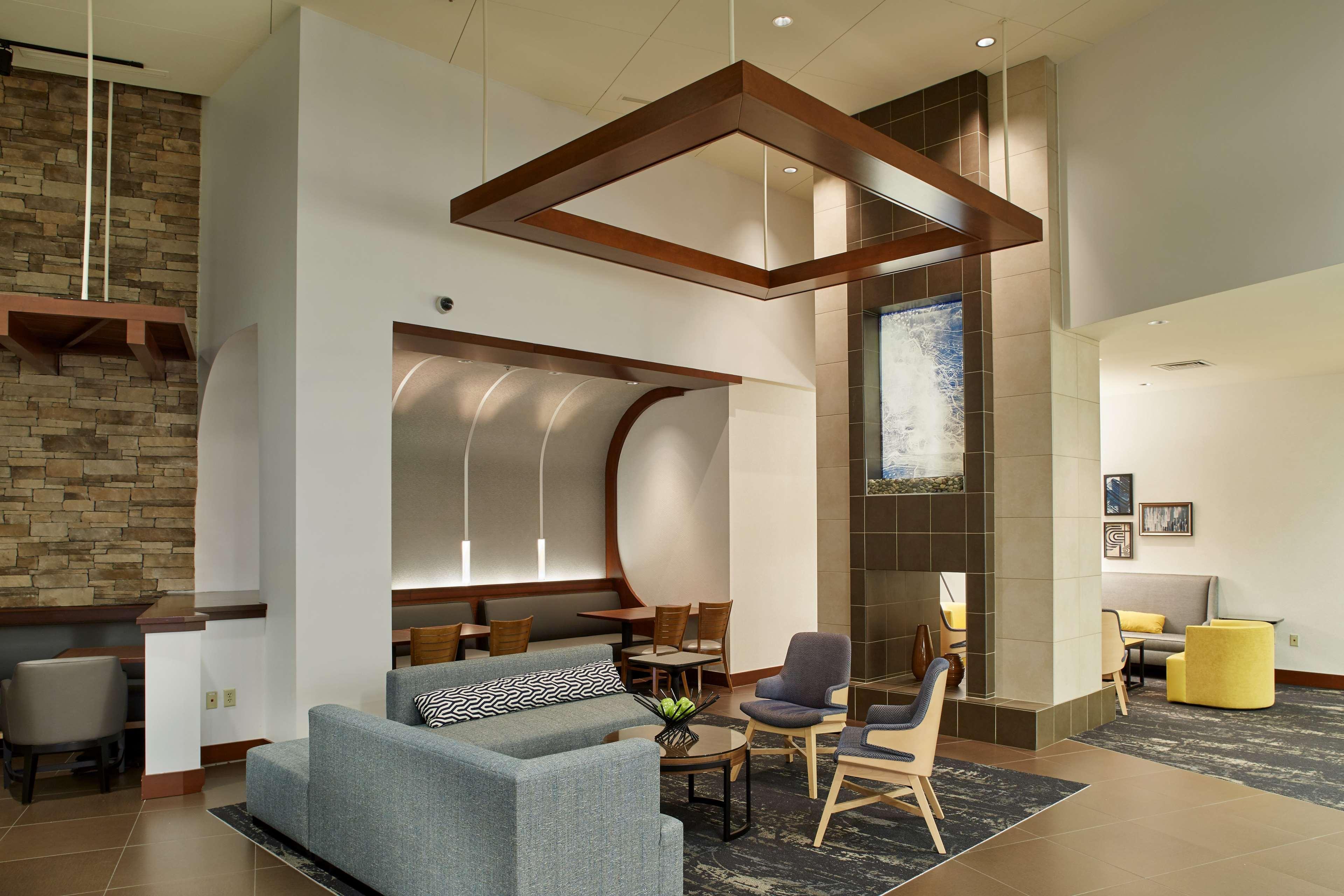 Vista Lobby Hyatt Place Grand Rapids-South