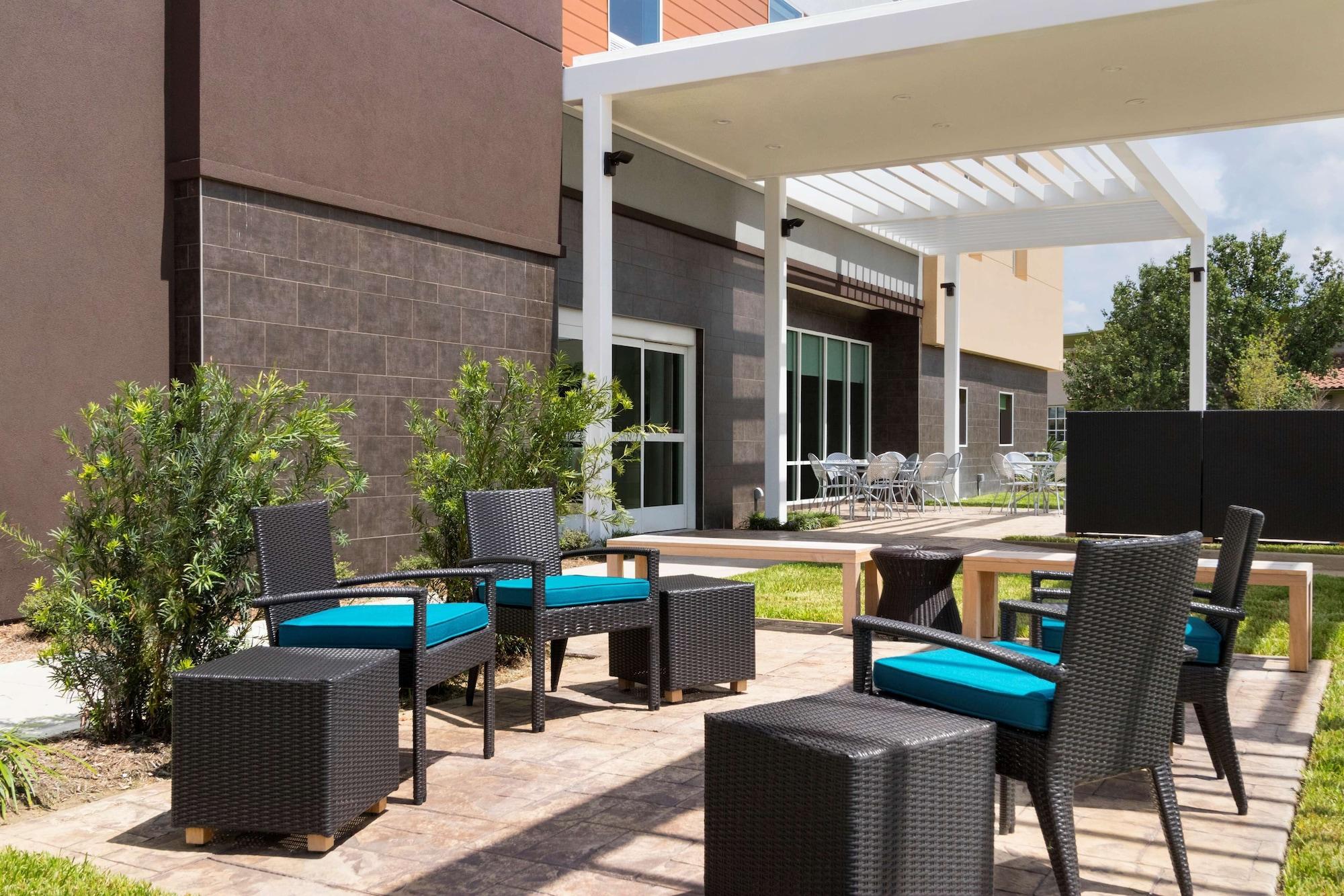 Restaurant Home2 Suites by Hilton Houston Stafford