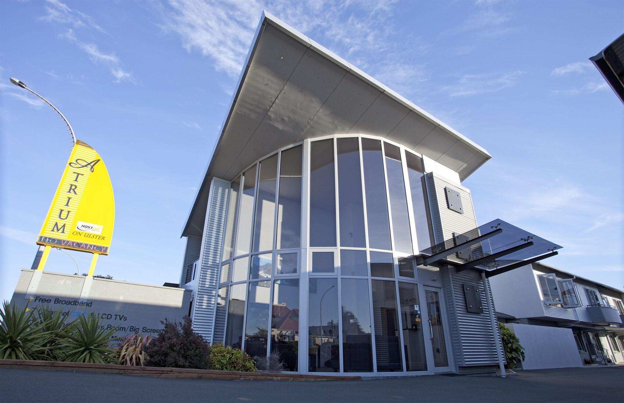 Vista Exterior Atrium on Ulster