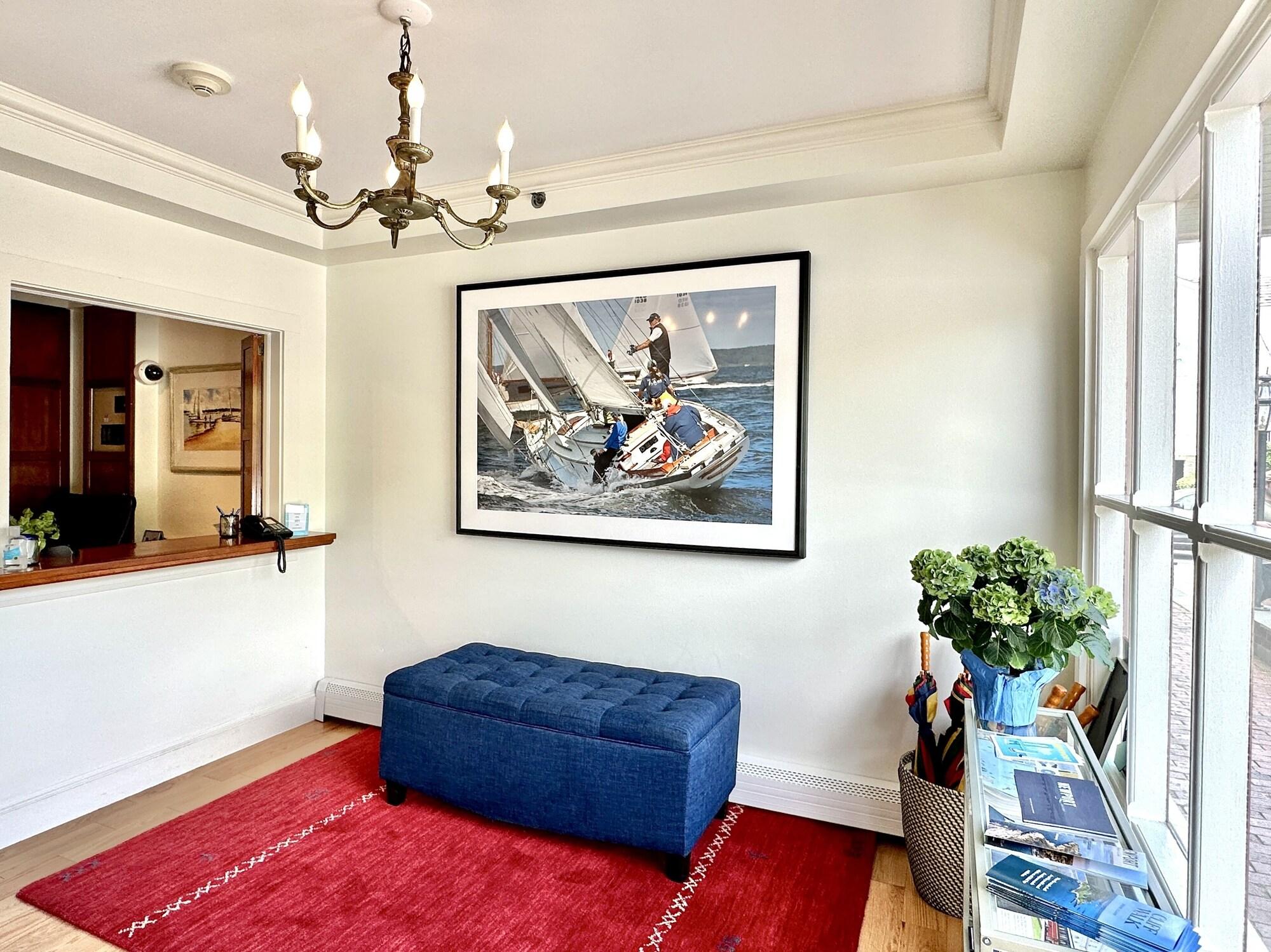 Vista Lobby Harborside Inn