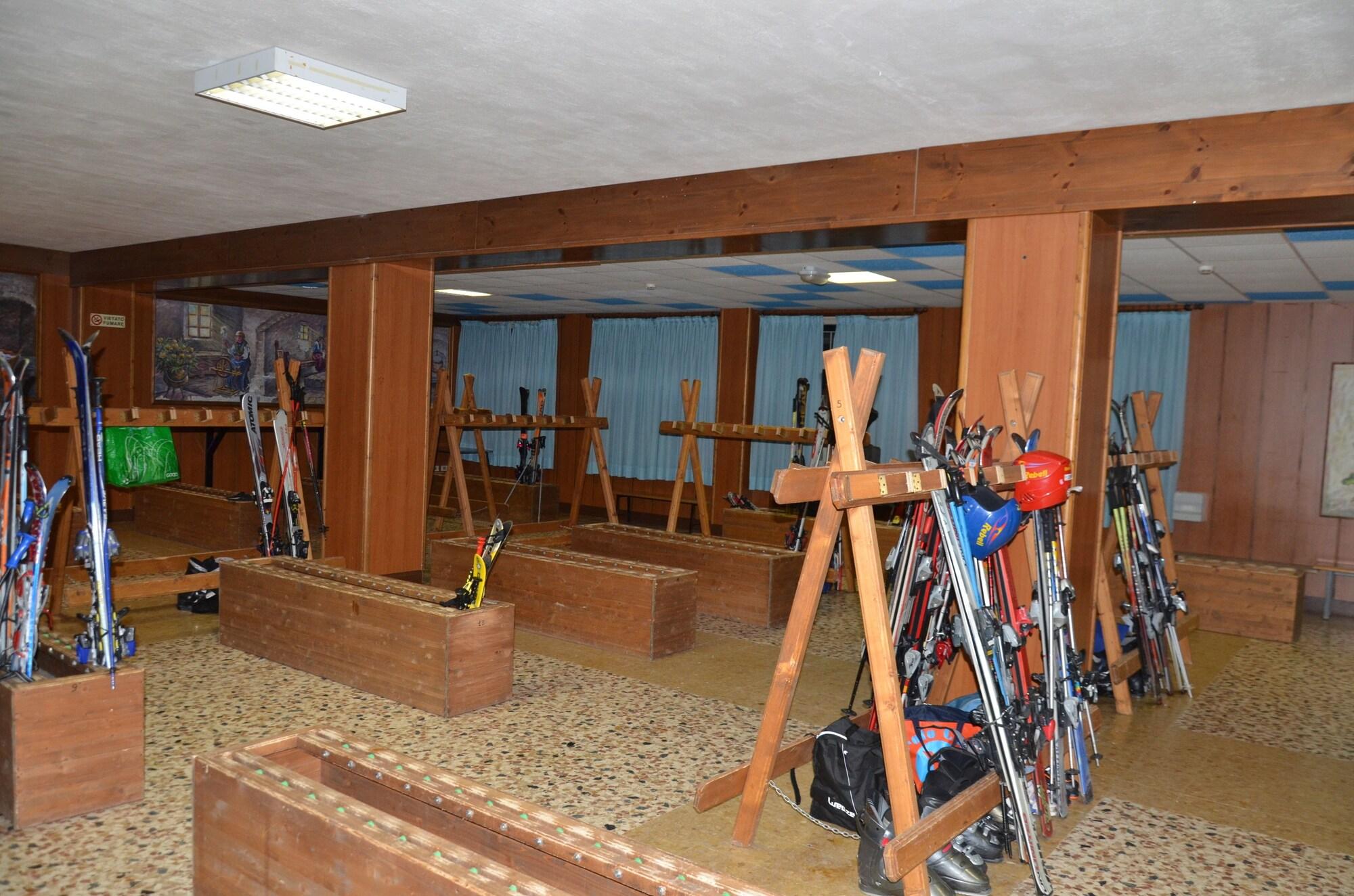 Gimnasio Bella Italia & Efa Village