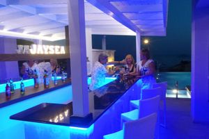 Alquiler Vacacional - Contemporary 4 Bedroom Villa, Fab Sea View, Daily Maid, Heated Pool,   2 Bars