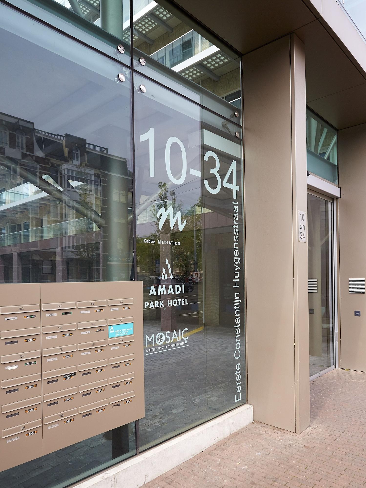 Vista Exterior Amadi Park Hotel