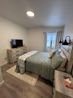 Alquiler Vacacional - Apartment E: Car Rental Option
2 bed 2 bath centrally located in lovely Sitka!