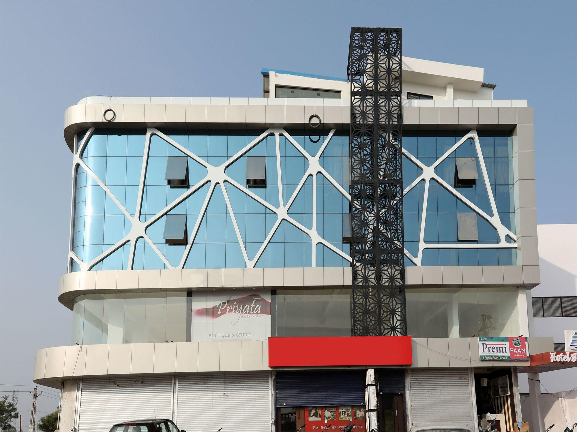 Vista Exterior OYO 10176 Hotel Bluebell