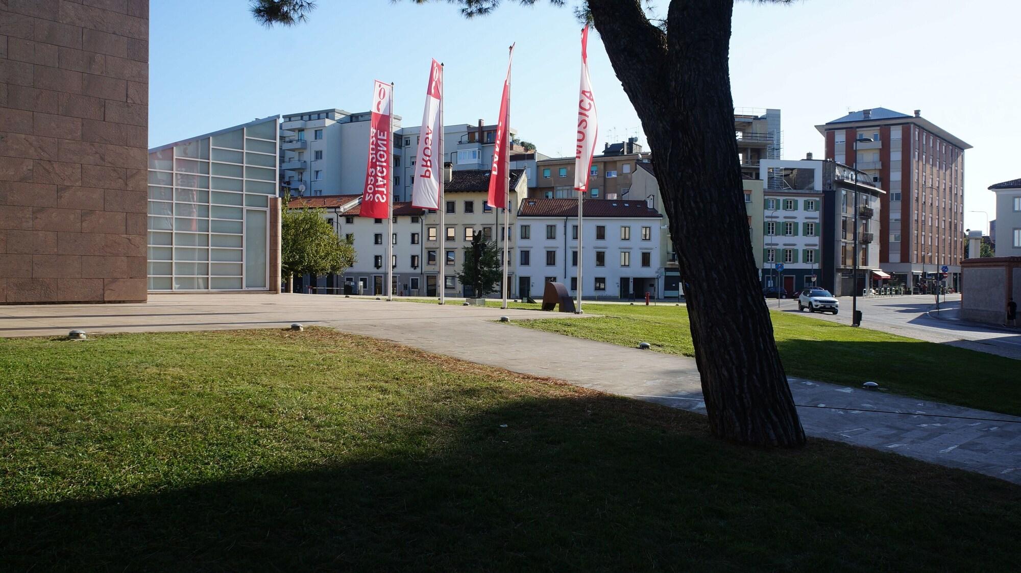 Vista Exterior The Townhouse