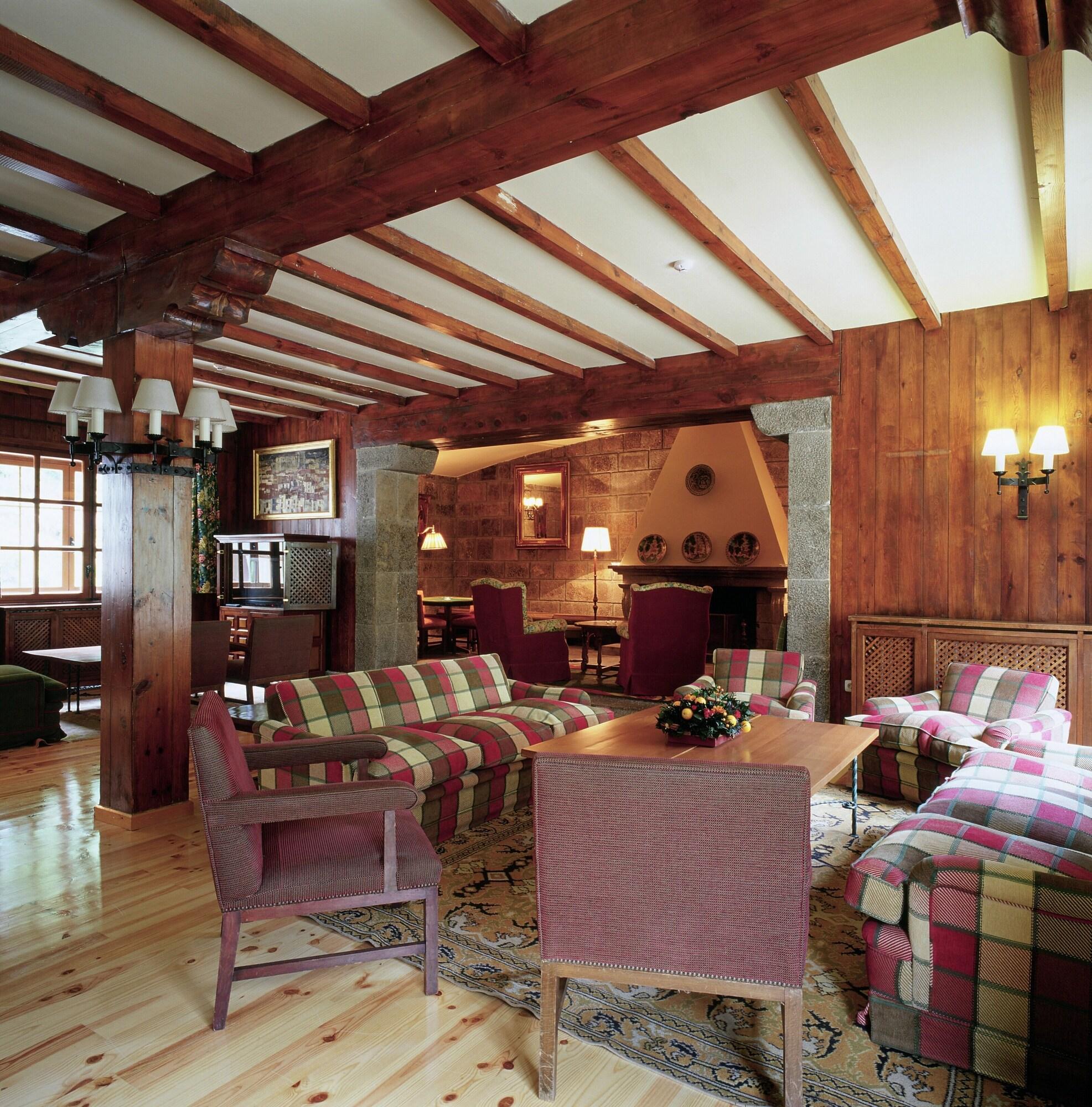 Bar/Salón Parador De Bielsa