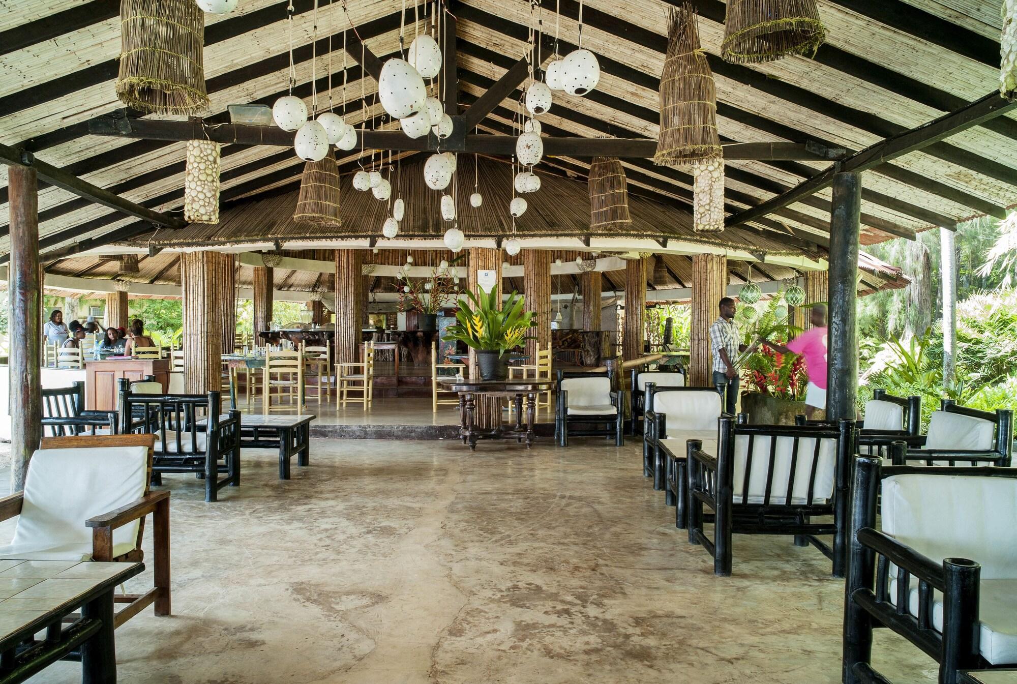 Bar/Salón Cormier Plage Resort