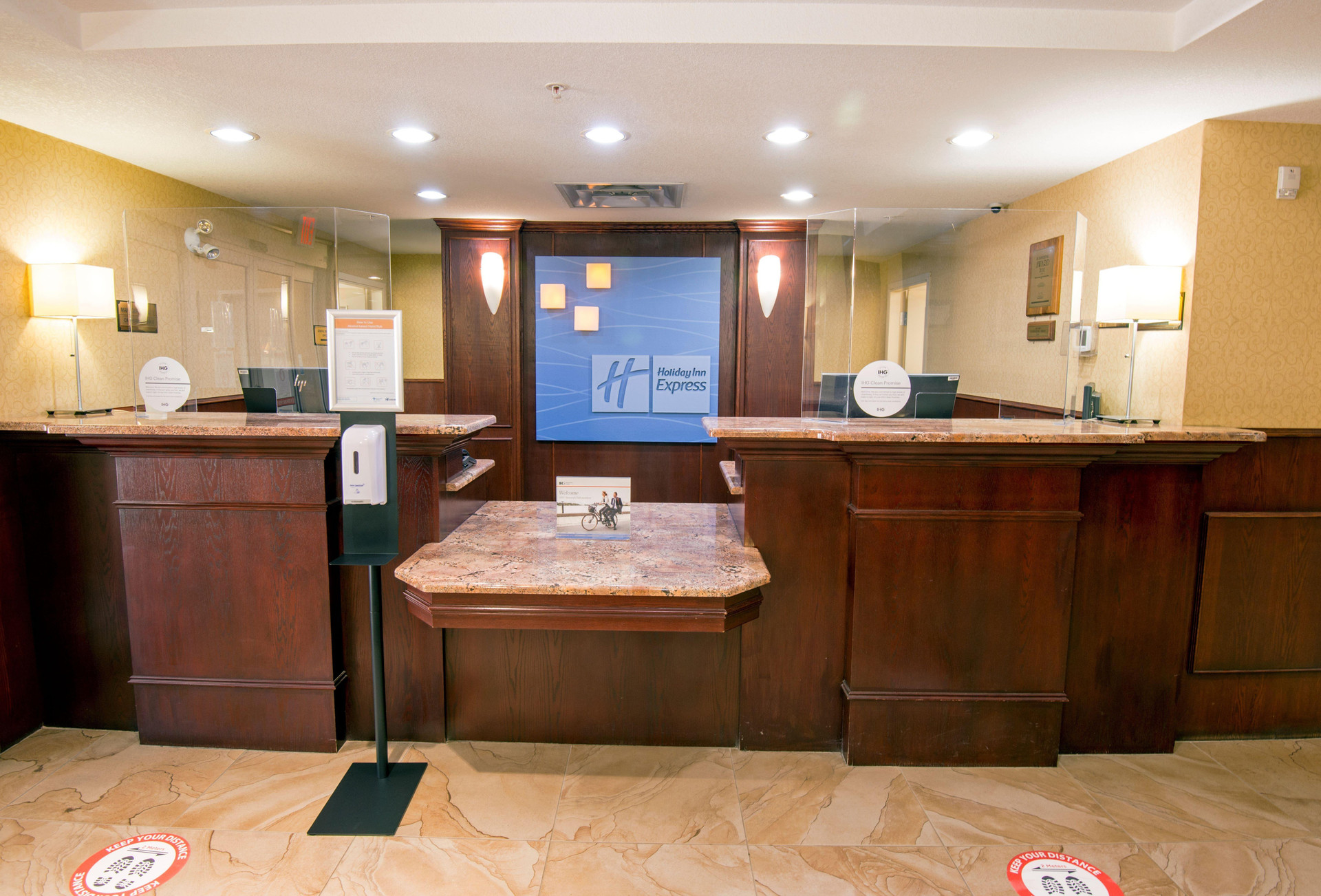 Vista Lobby Holiday Inn Express Hotel & Suites Edson by IHG