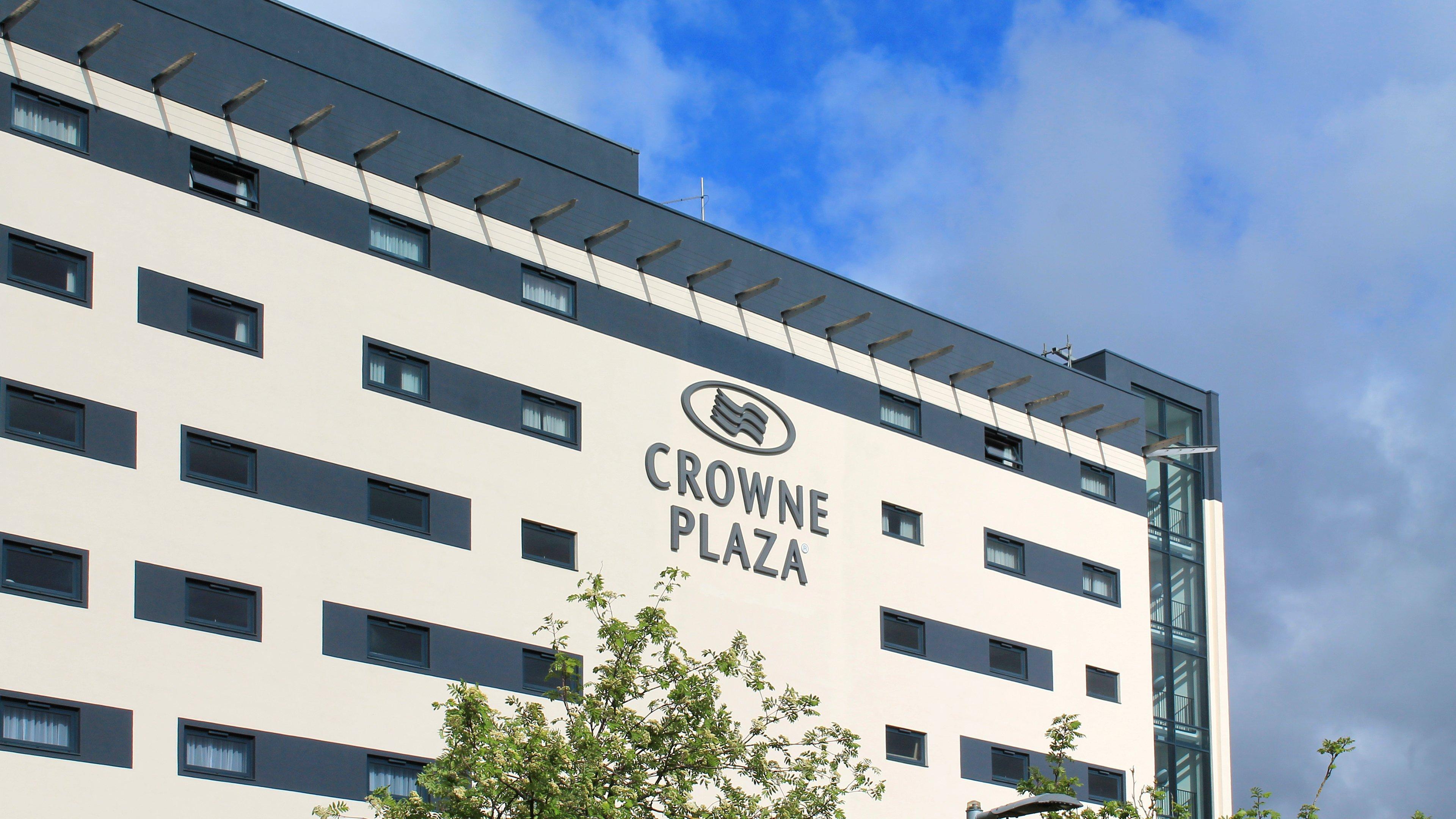 Vista Exterior Crowne Plaza Reading