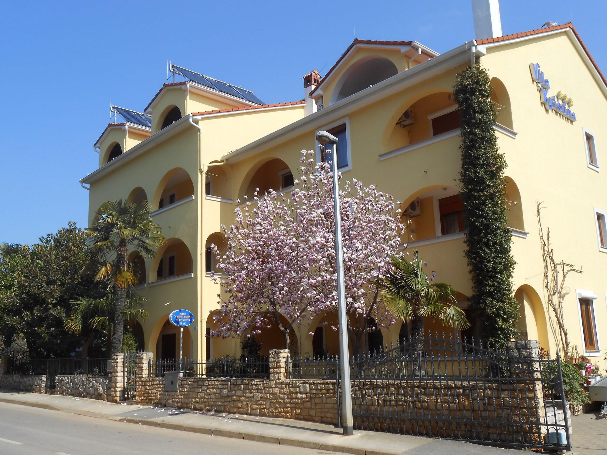 Varios Bed & Breakfast Vila Kristina