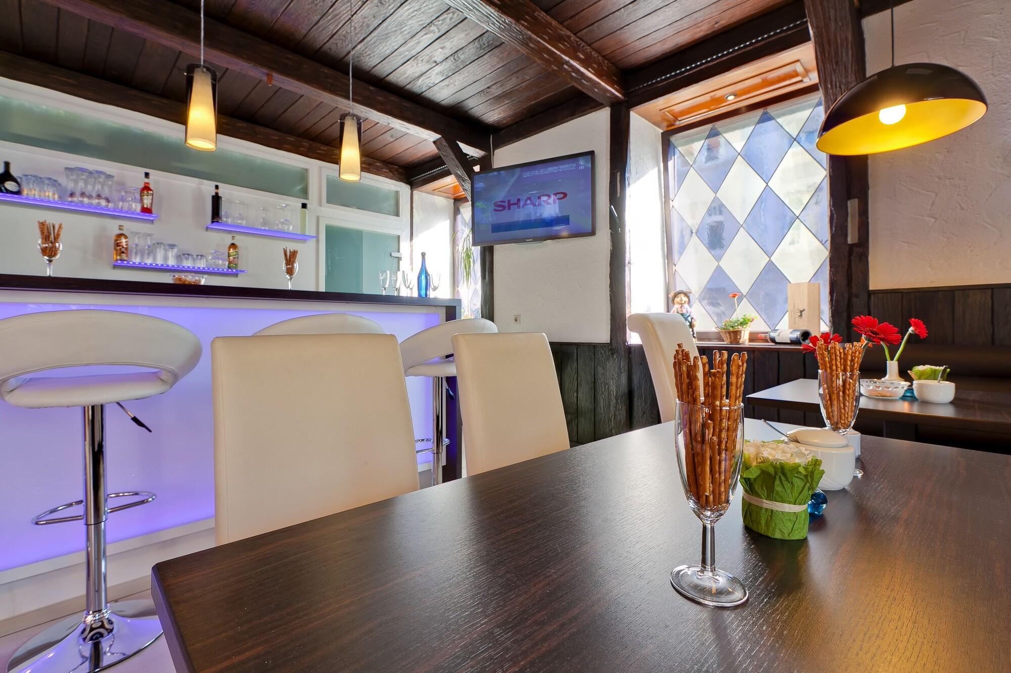 Bar/Salón Bavaria Hotel Superior