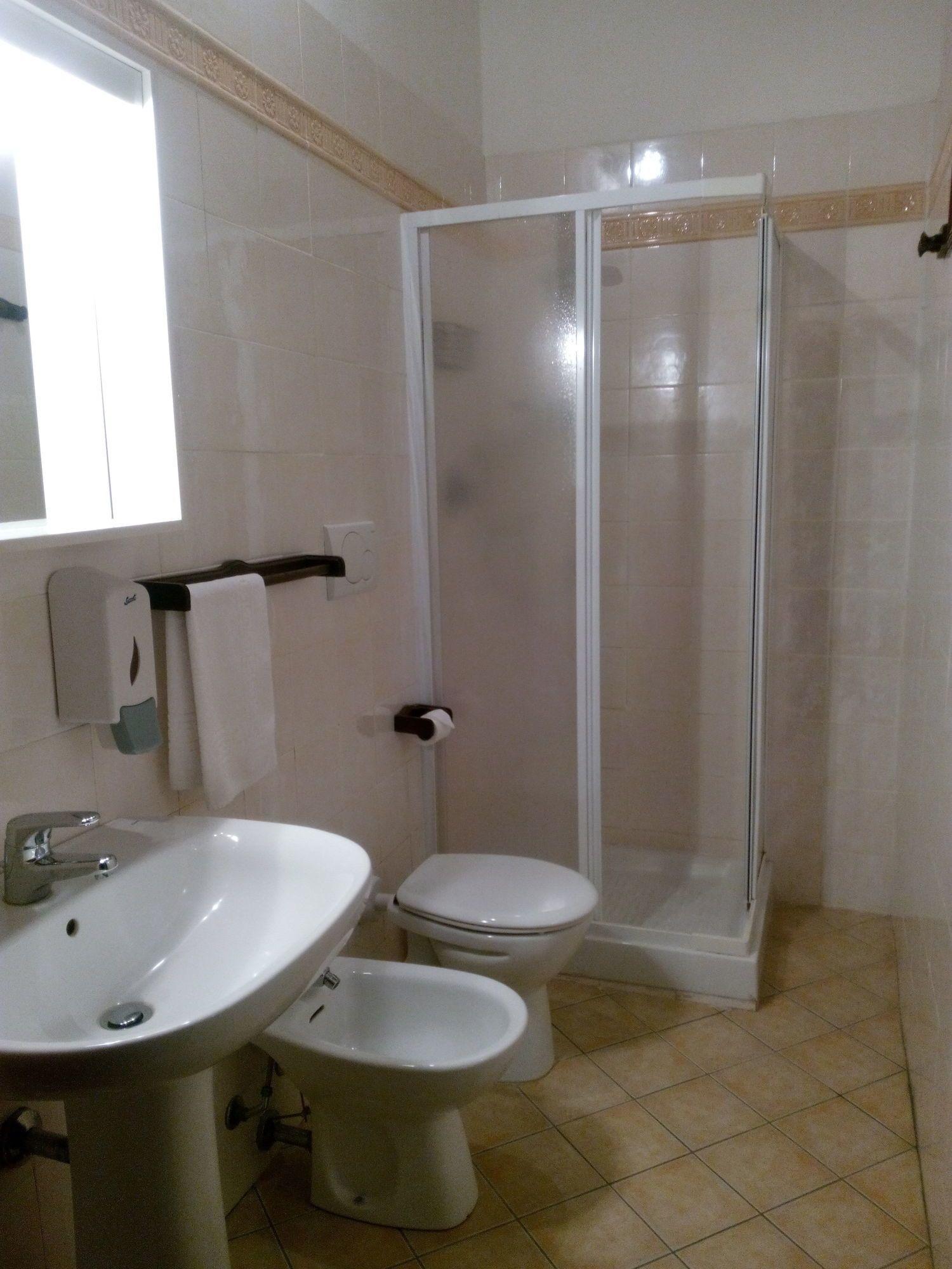 Equipamiento de Habitación Hotel Albergo Lea