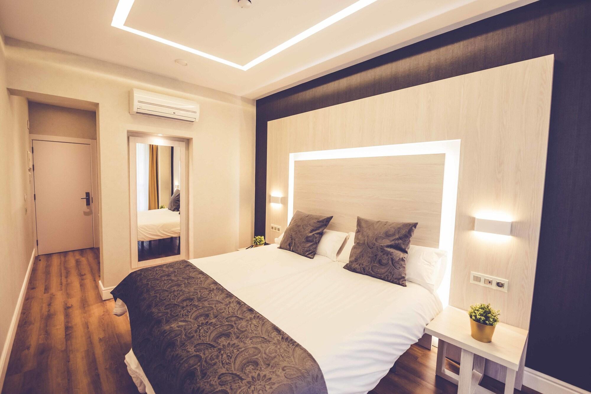 Varios Hostal Lisboa
